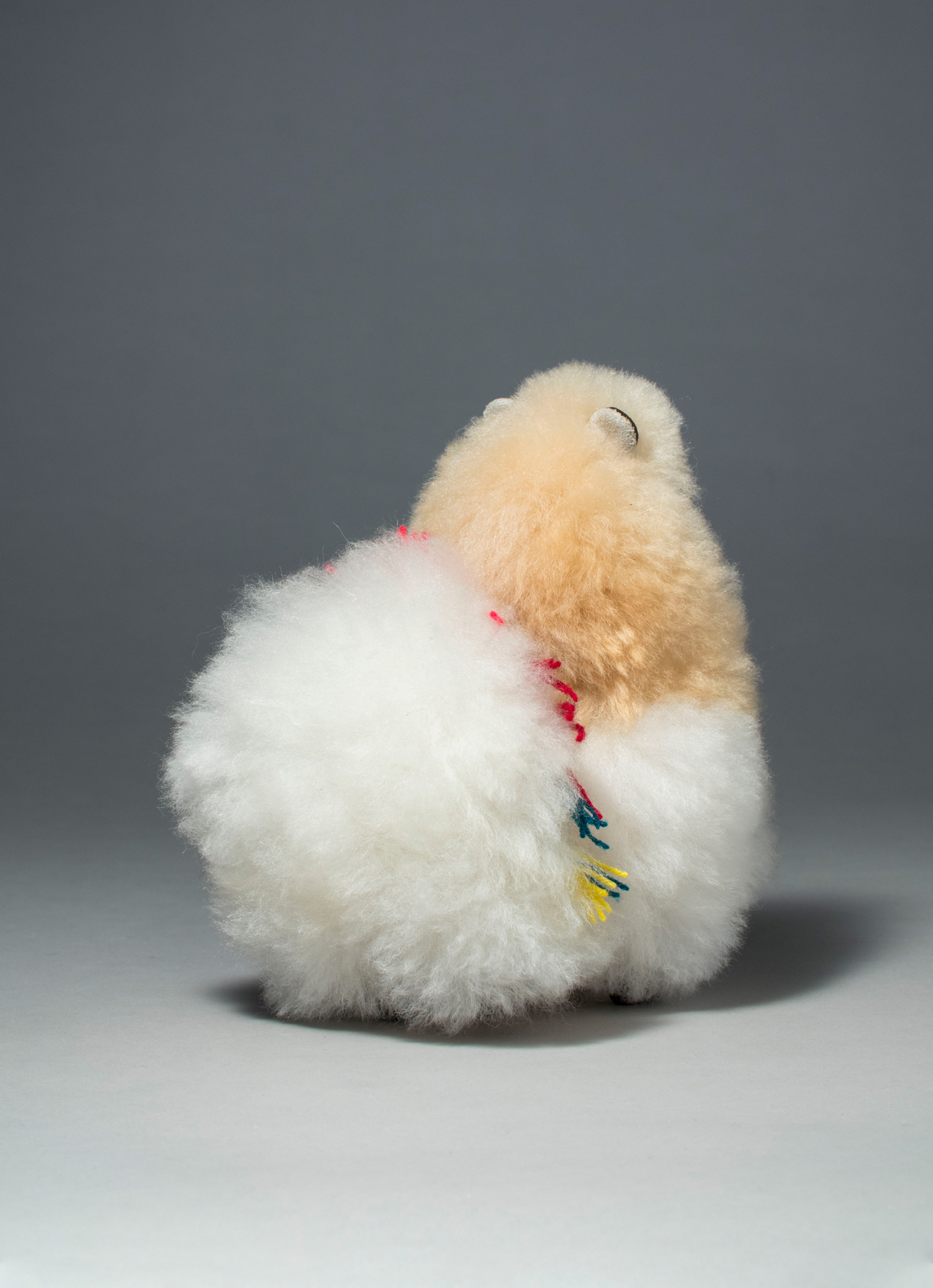 【秘魯國家館】ST.MALO 秘魯工匠手工原生羊駝毛繽紛派對裝飾娃娃15cm-2150UH-舒芙蕾-澎裙