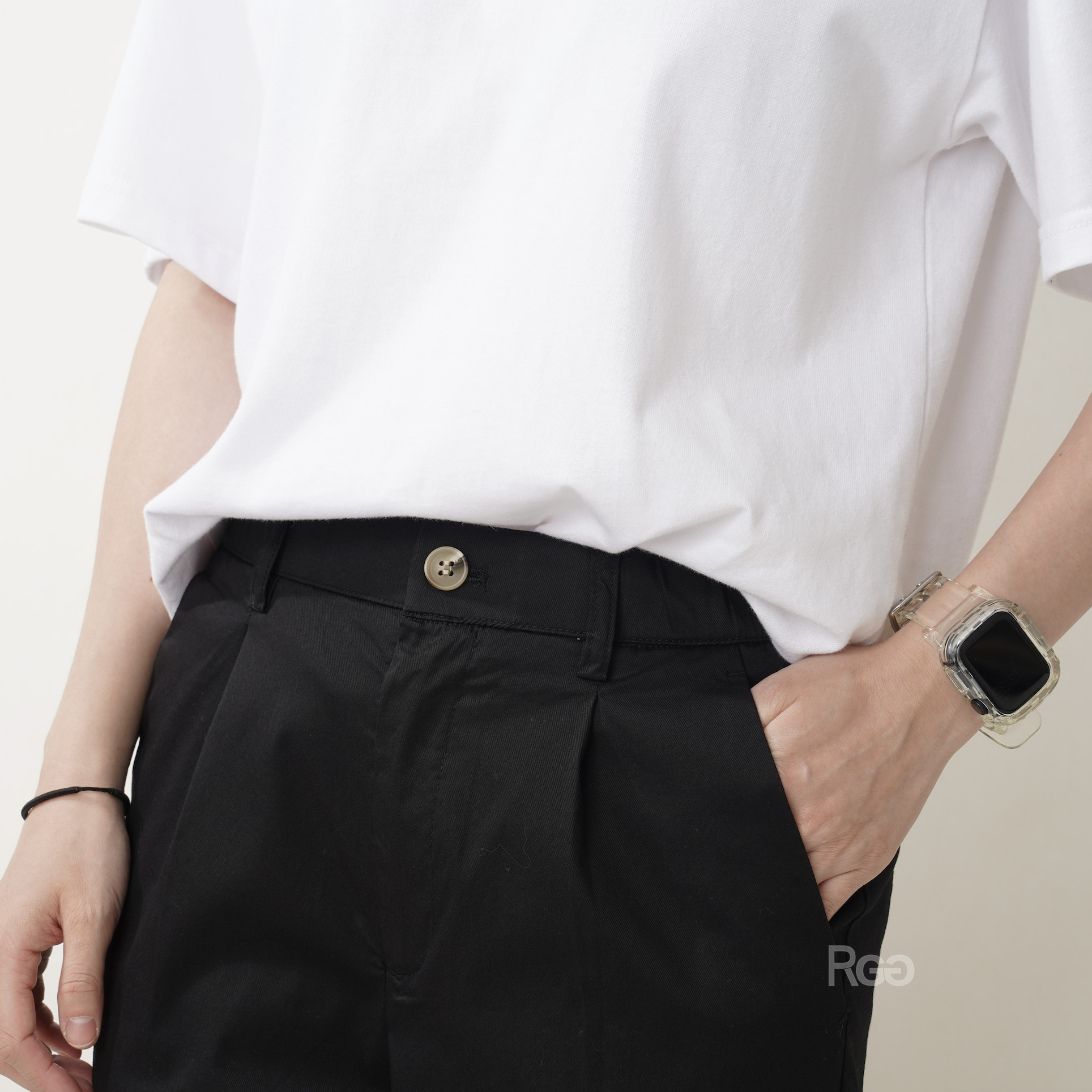 修身彈力九分跳跳虎長褲 黑色正面穿搭照