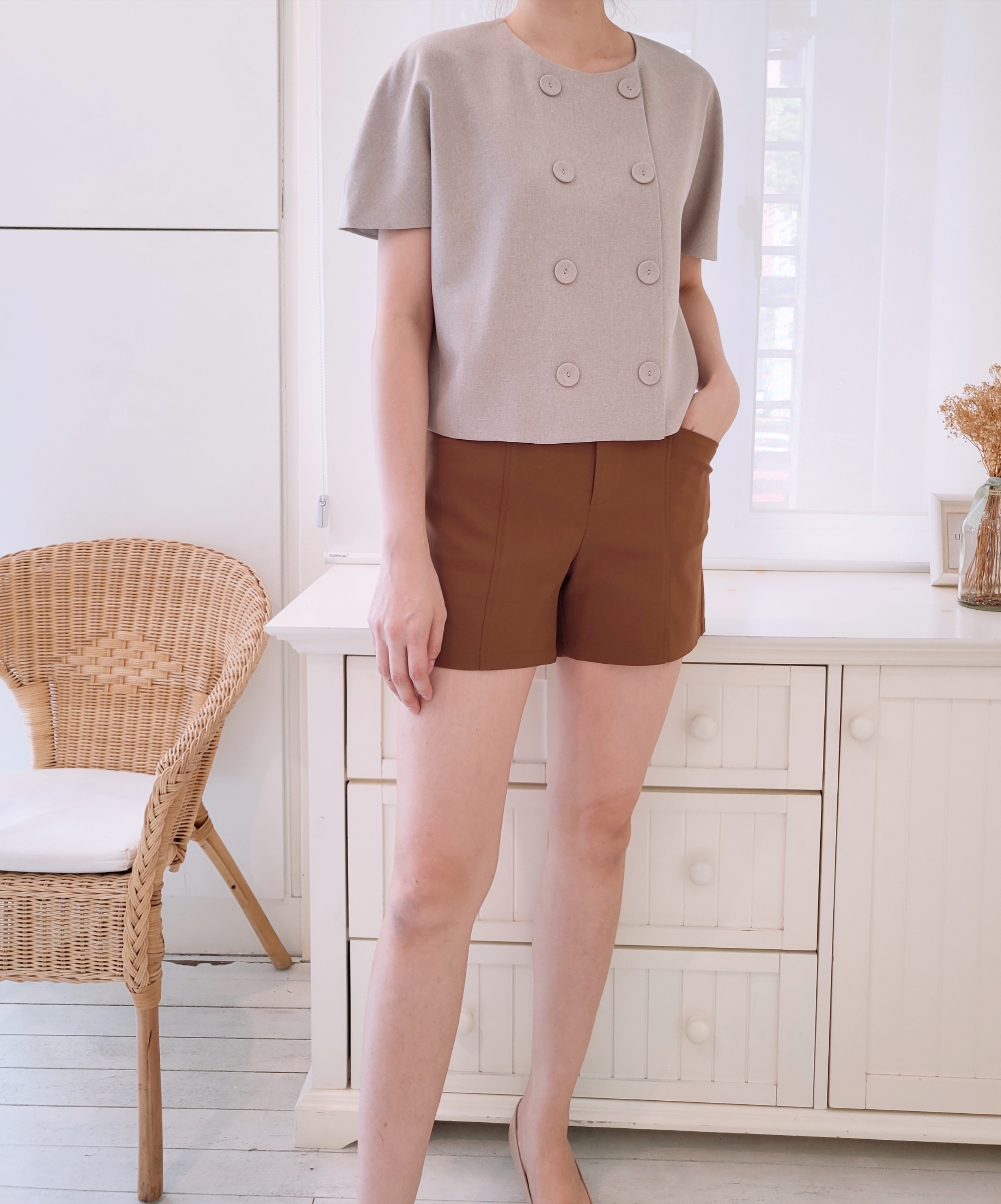 DOUBLE BUTTON POCKET SHORTS