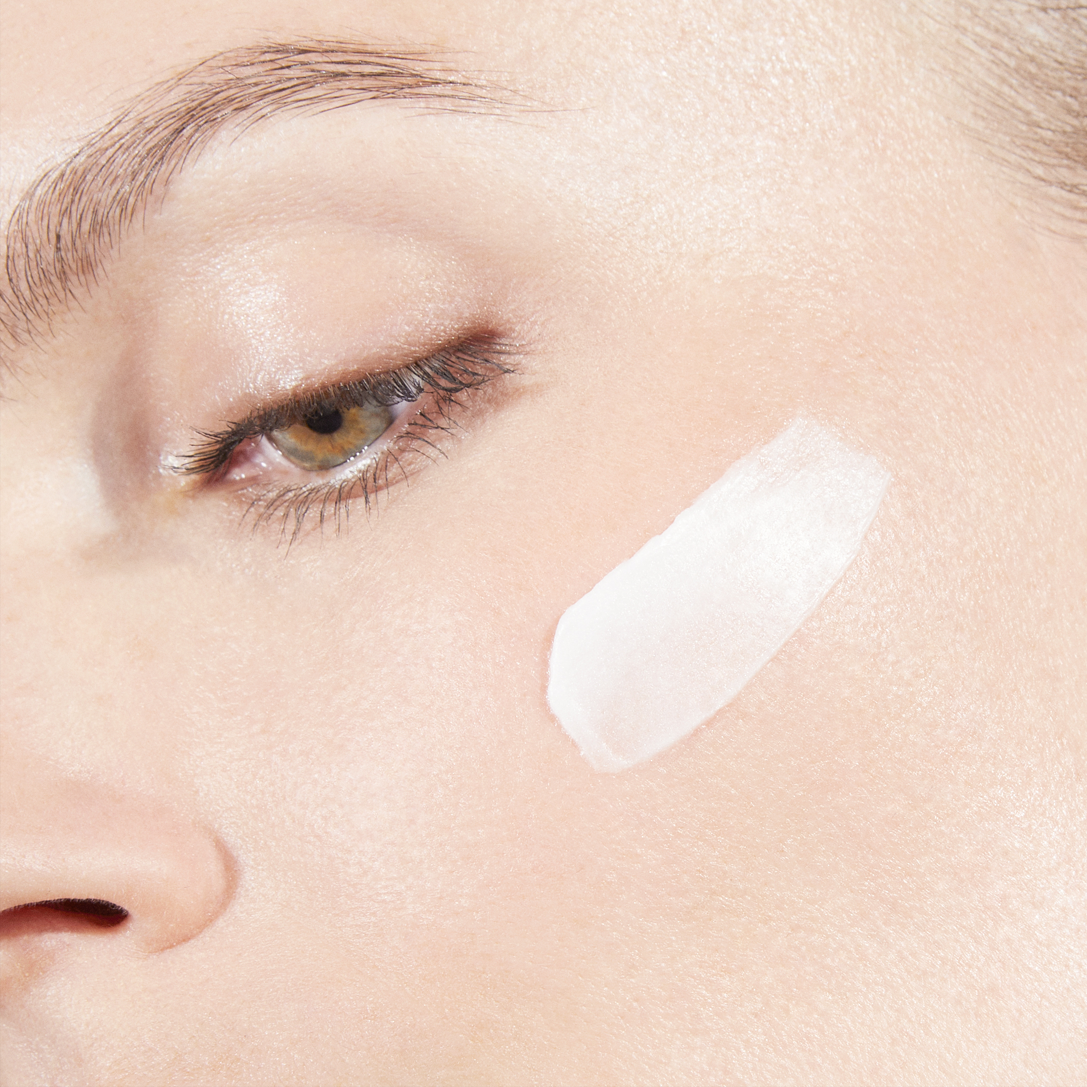 早上、晚上護膚步驟一樣嗎？為不同肌膚選擇適合護膚品，赫蓮娜護膚推薦