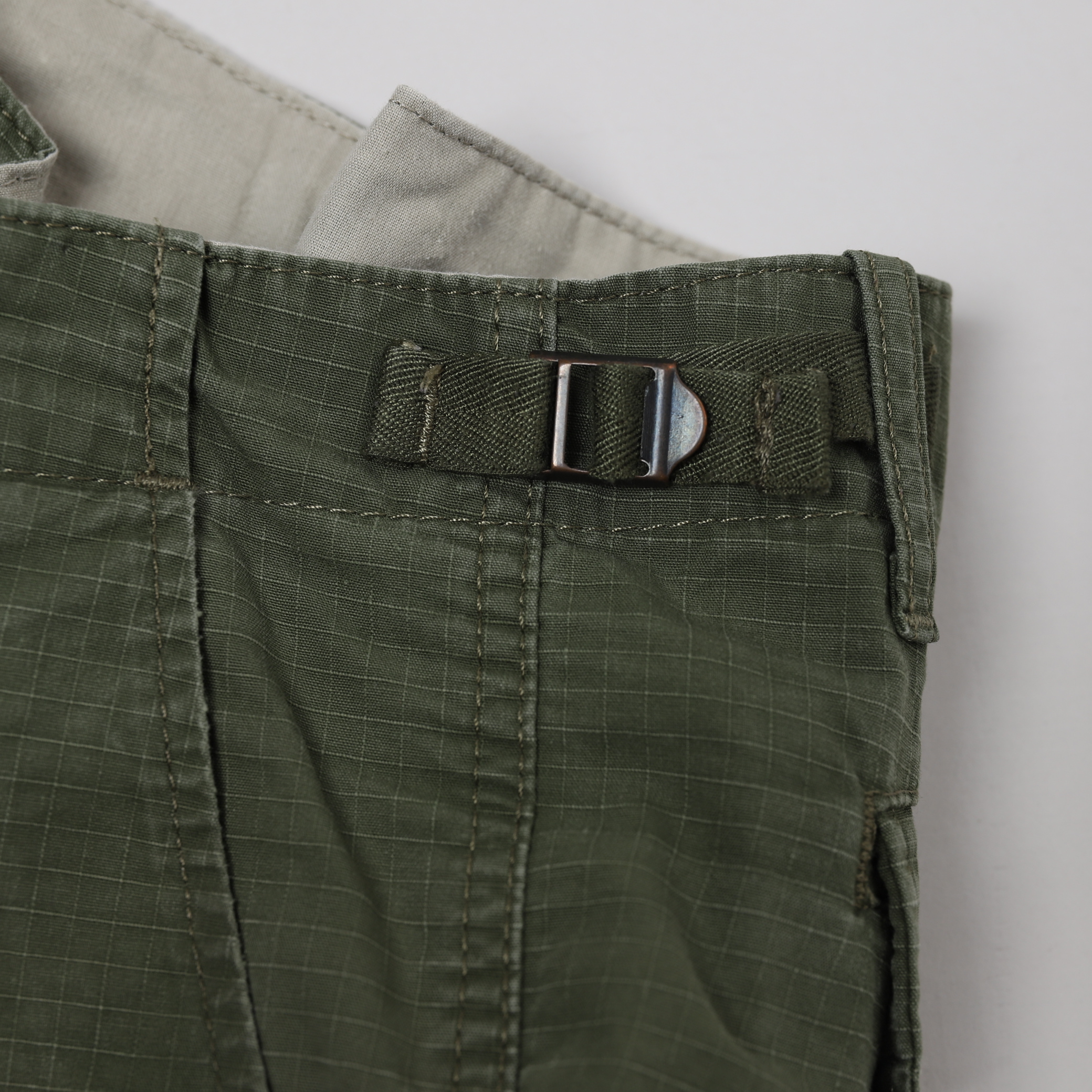 二手 30 男女款 CARHARTT AVIATION SHORT 軍綠 窄版 抗撕裂 口袋工作短褲【I009758】