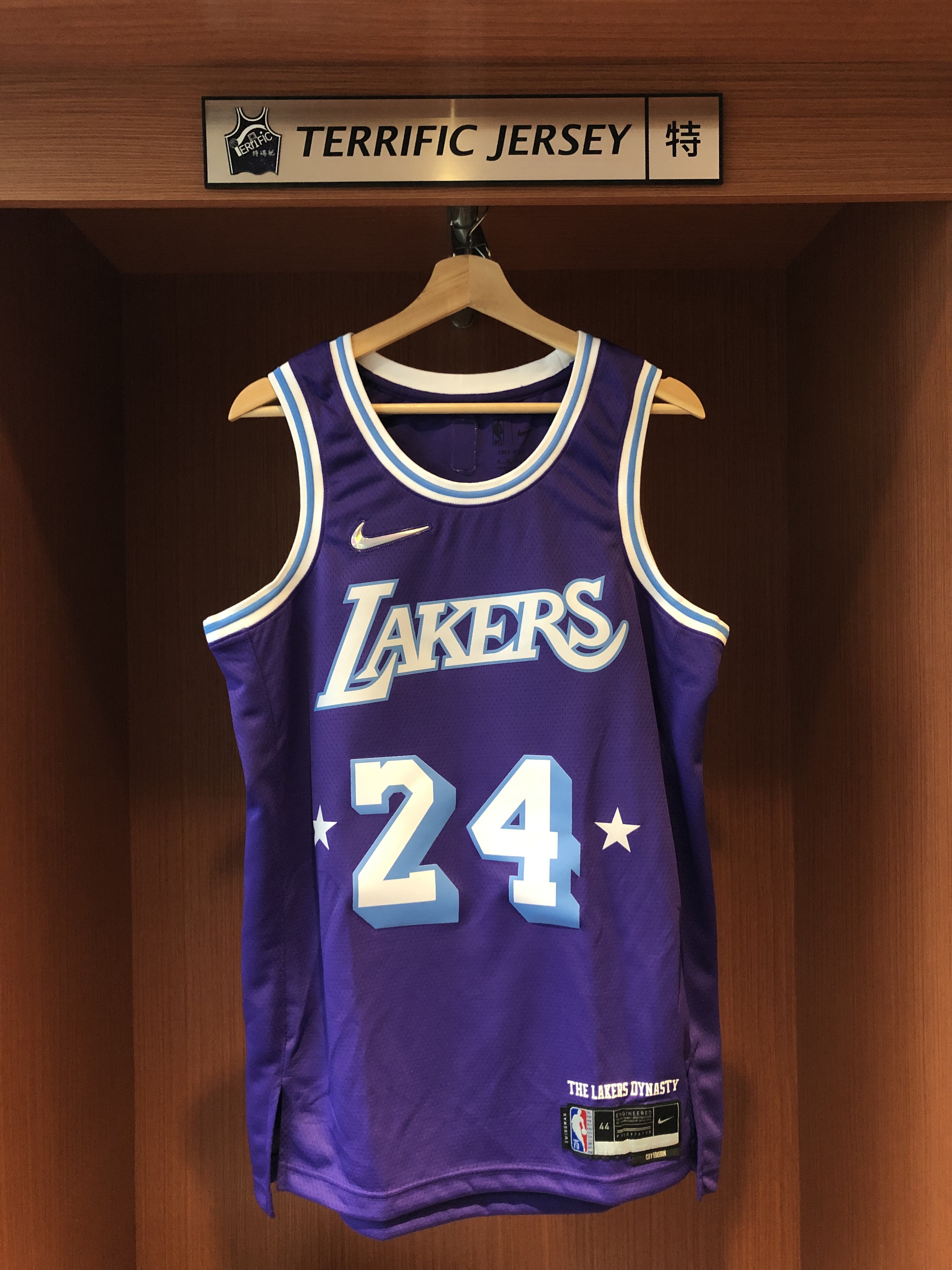 NBA球衣 Kobe Bryant Mamba Out 洛杉磯湖人城市 75周年 鑽石標 City Nike Swingman 球迷版 熱轉印 全新