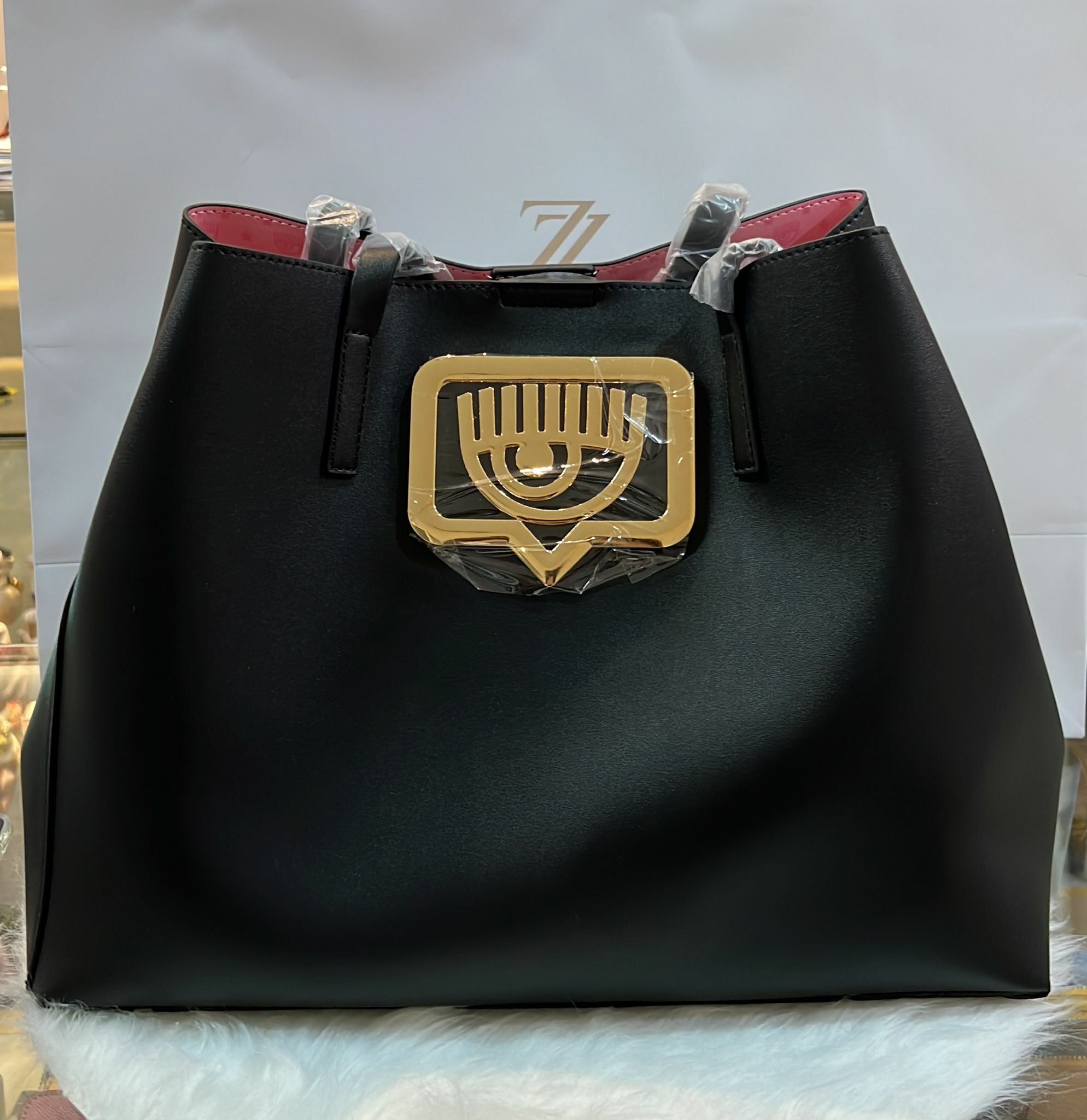 [S] CHIARA FERRAGNI EYELIKE METAL FRAM SHOULDER BAG 72SB4BB3 ZS132899, BLACK, 8052672248800 (SCF51)