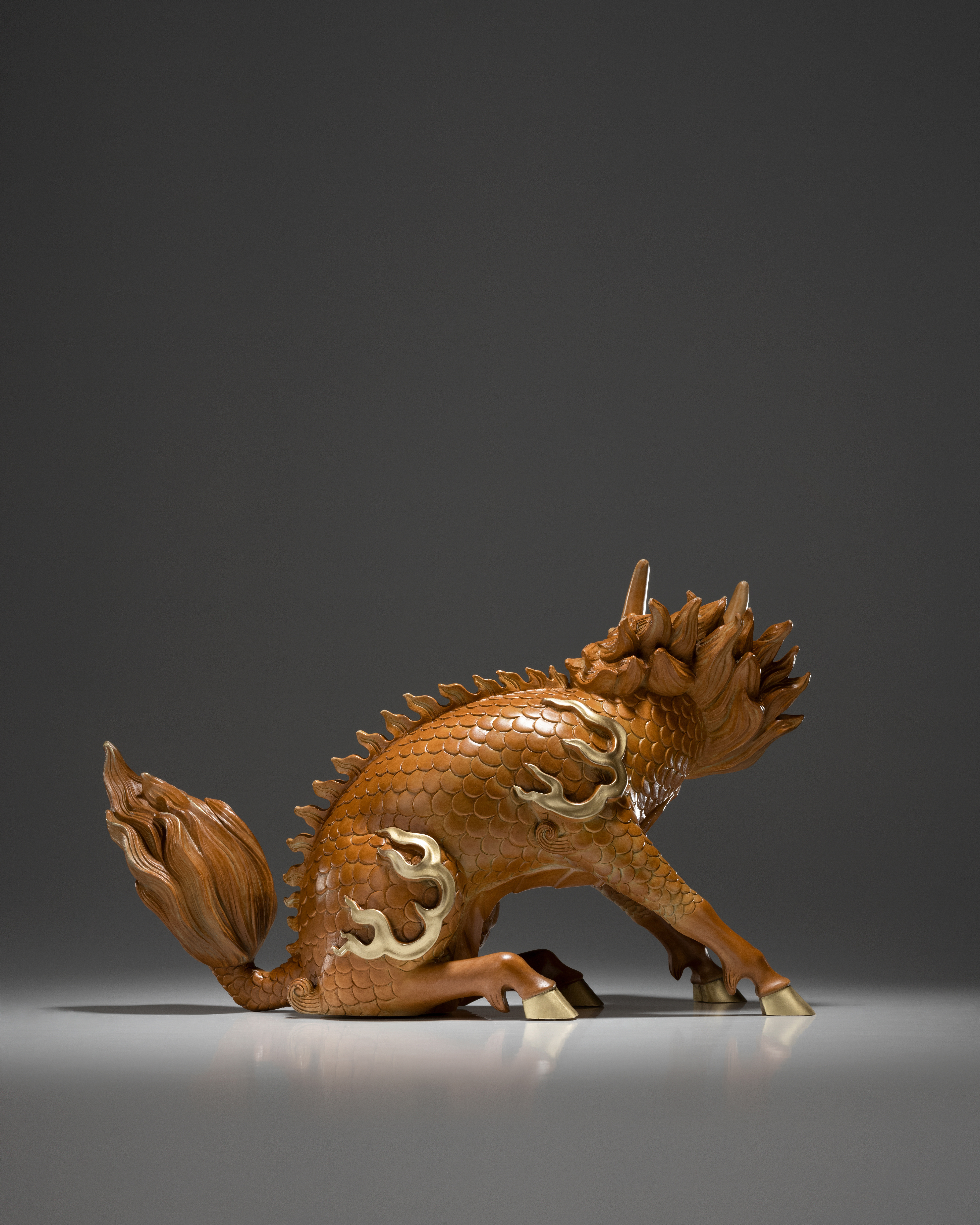 銅 細工 浮彫り祥雲瑞獣麒麟 銅皿銅盤 工芸品 美術品 置物 銅 細工 浮彫り祥雲瑞獣麒麟 銅皿銅盤 工芸品 美術品 置物