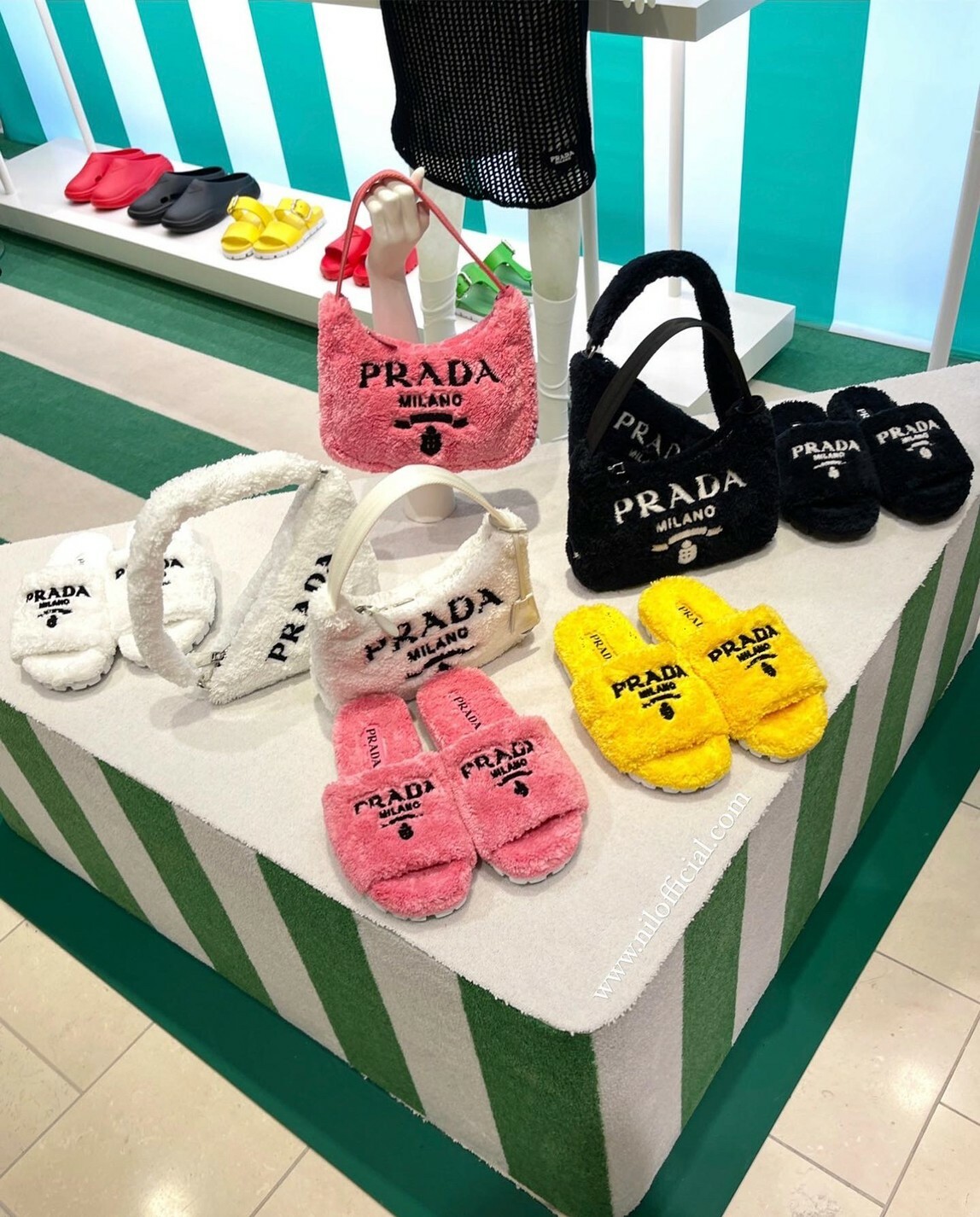 Prada 明星款 字體Logo 毛毛包 腋下包