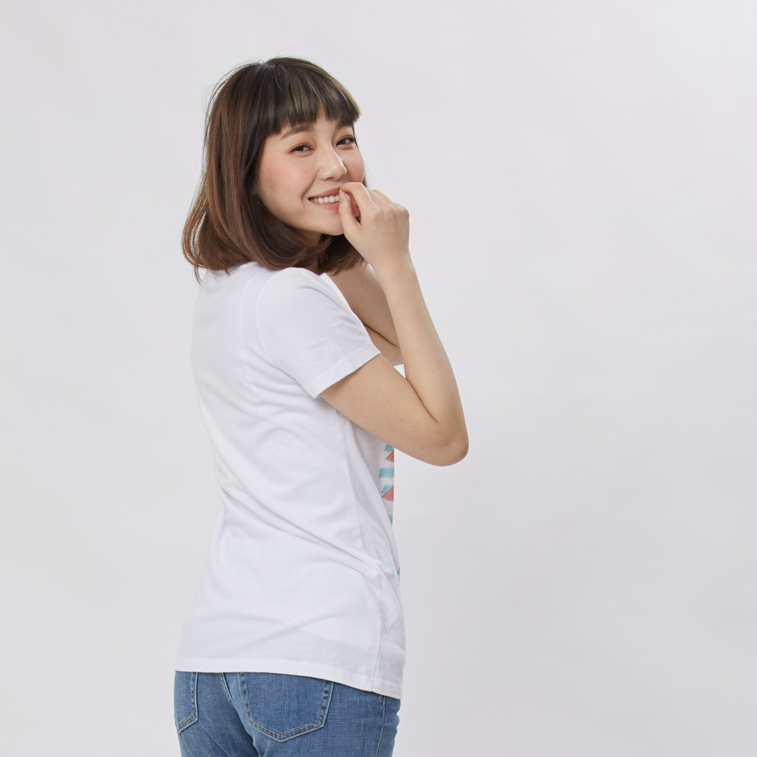 夏日游泳池 短袖 蜜桃棉 女T 純白