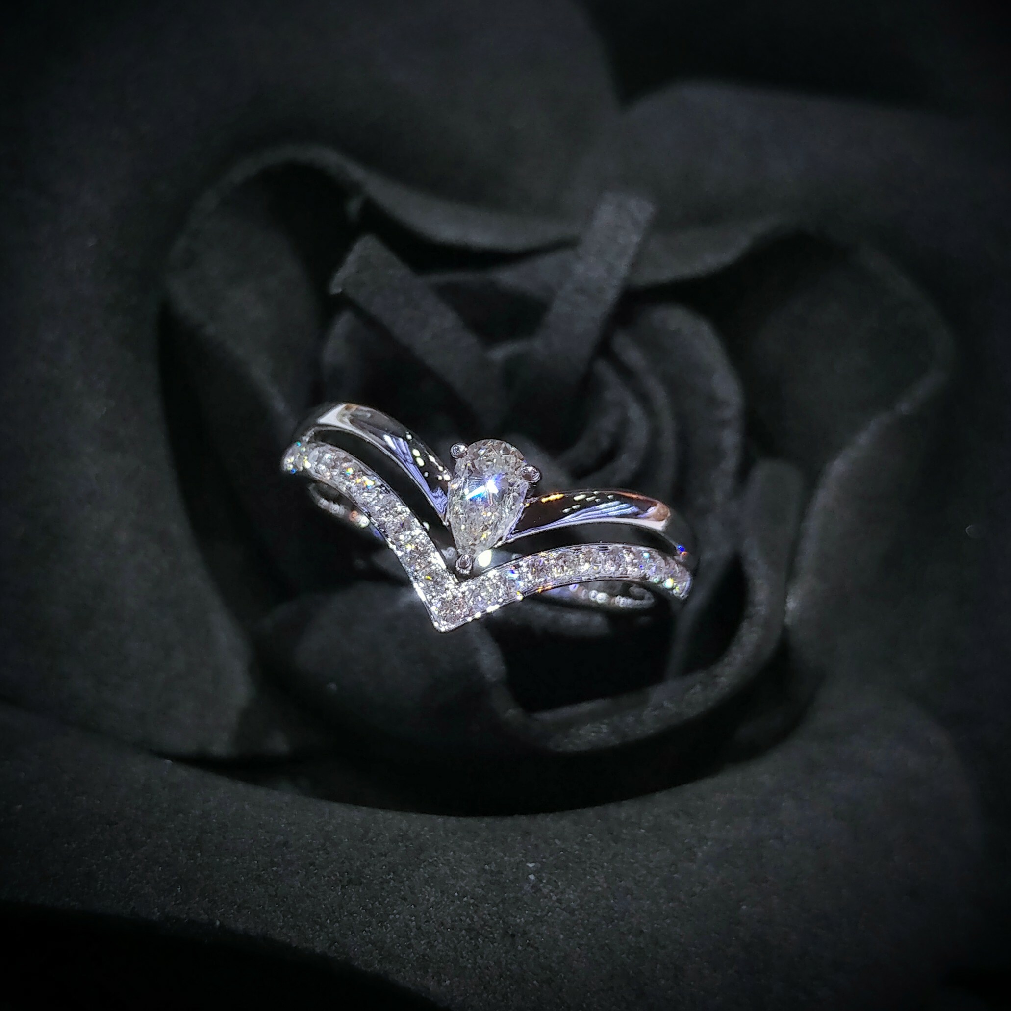 18K White Gold 0.37ct Pear Shaped Diamond Ring