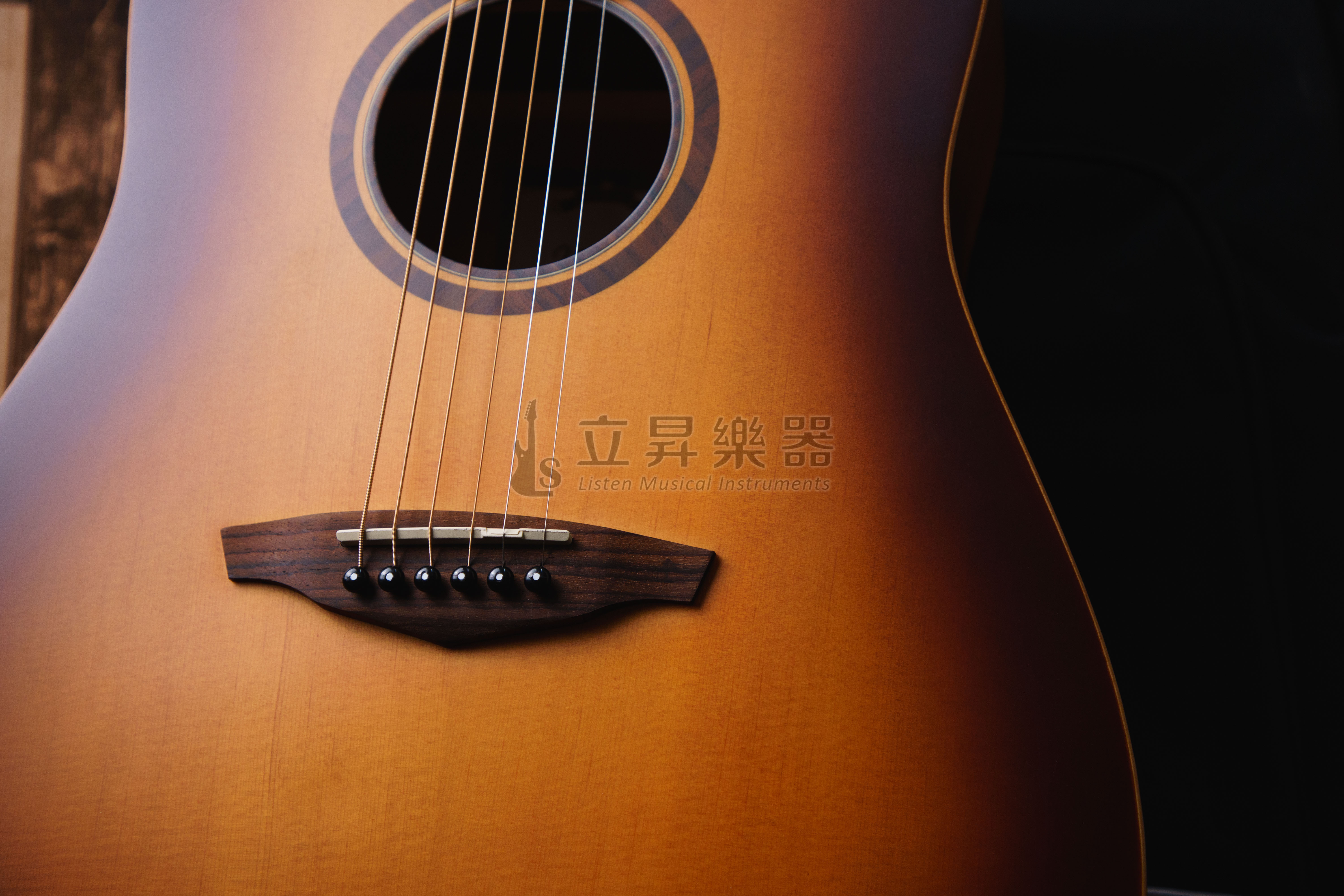 Veelah Veelah V1-D-SB 漸層色 雲杉面單 D桶身 桃花心木側背 面單板木吉他 附原廠琴袋 第 6 張圖片｜三峽烏克麗麗