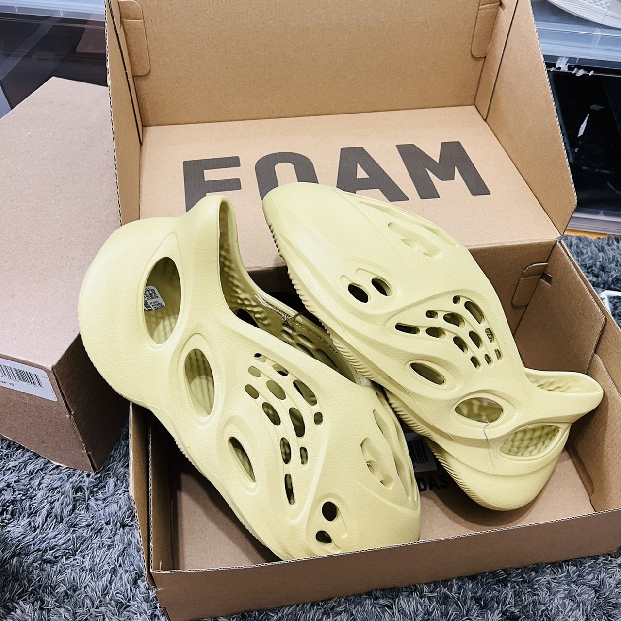 adidas Yeezy Foam RNR "Sulfur" 流沙黃 GV6775