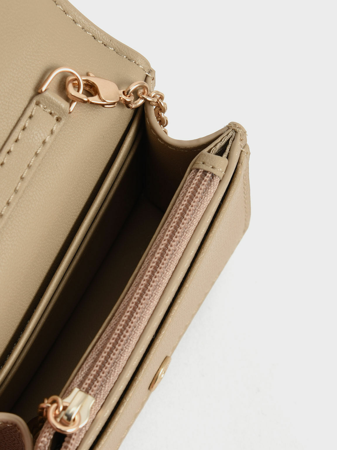 現貨｜奶茶色 CHARLES & KEITH 鏈條菱格短銀包 | CHARLES & KEITH Wallet on Chain