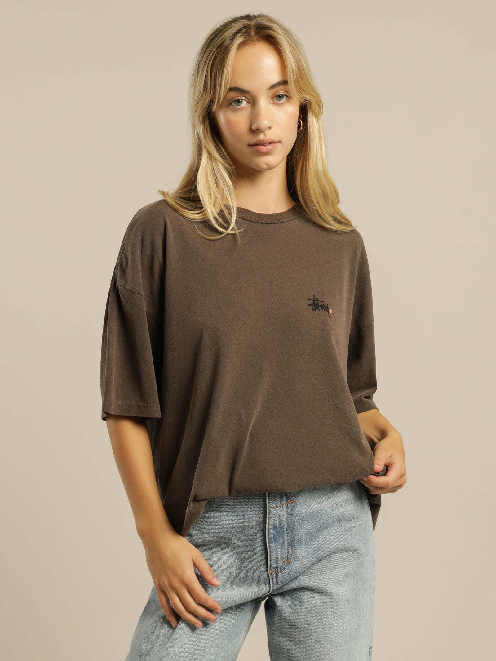 Stussy 落肩款 簡約經典LOGO 短袖 T恤 咖色 女