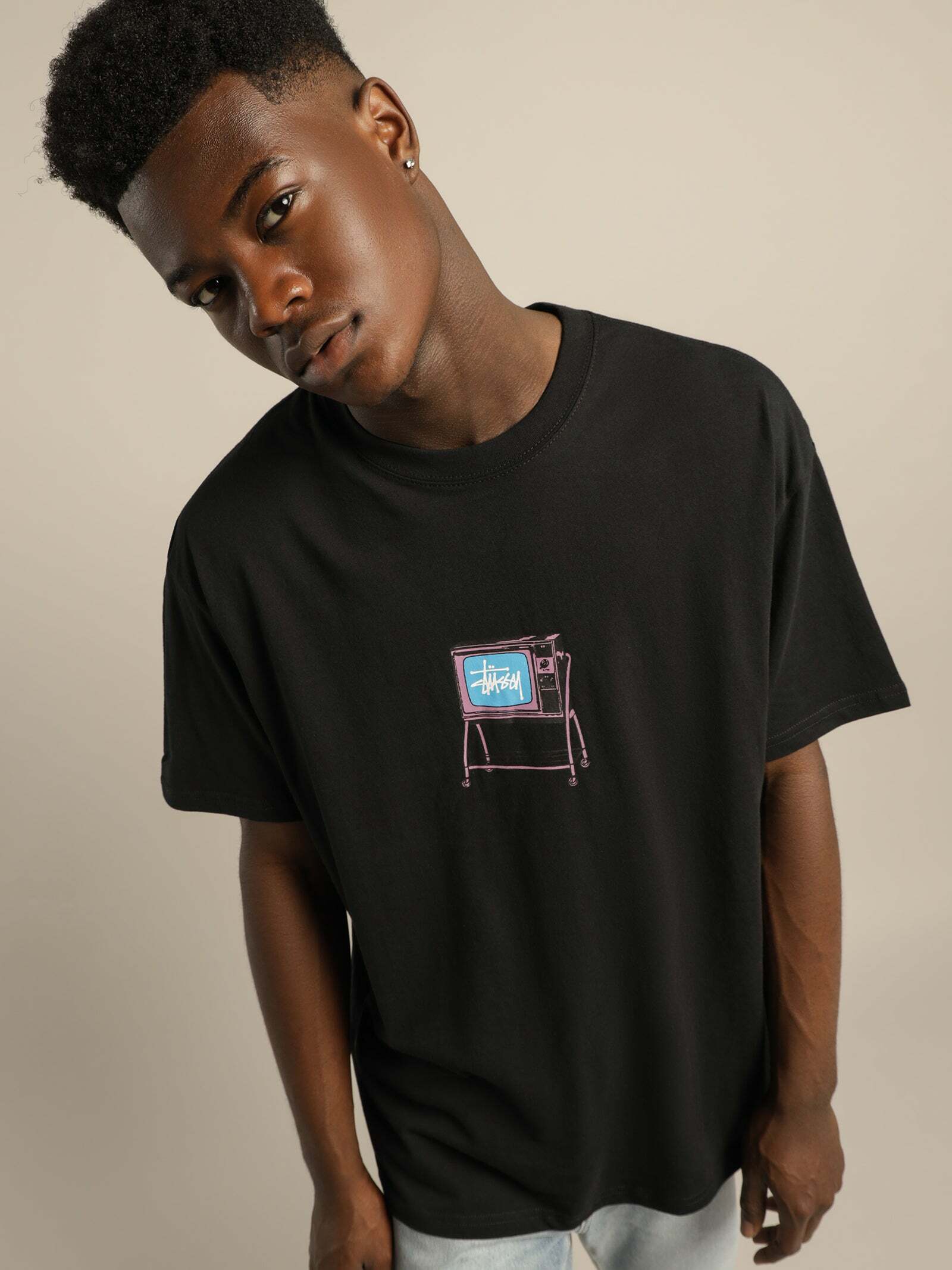 Stussy 電視TV塗鴉 短袖 T恤 黑色