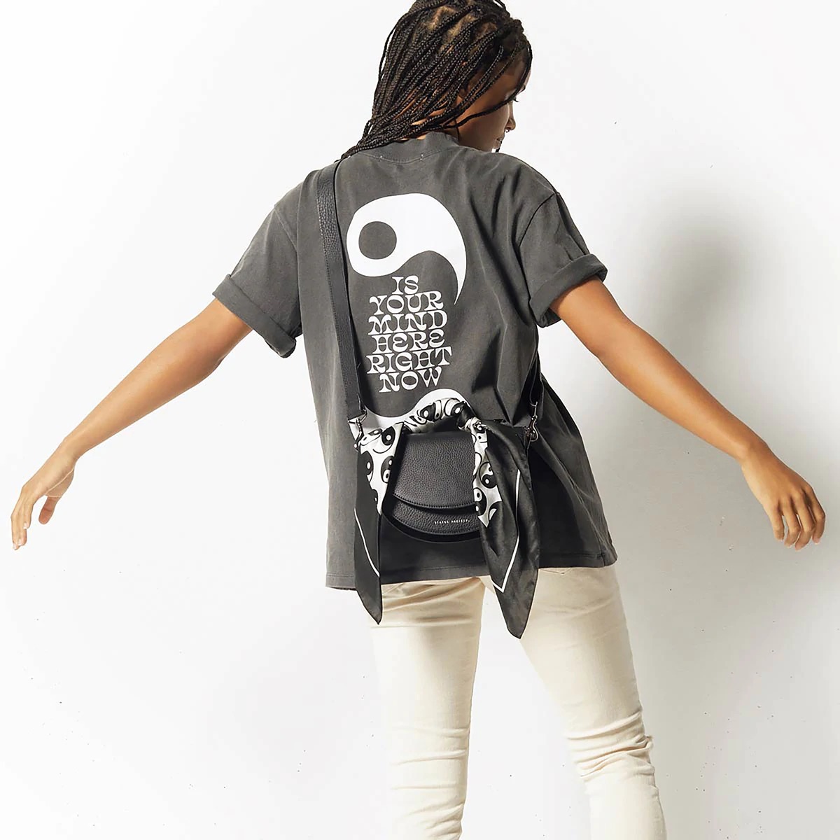 Status Anxiety. | Yin Yang 絲巾