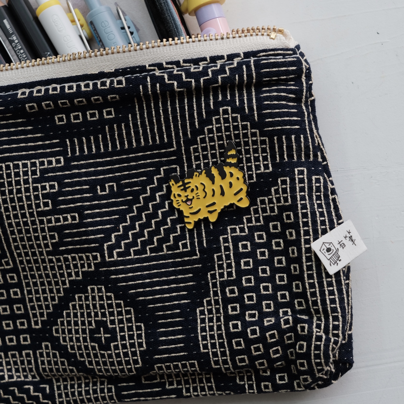 White Jimi - Cat fried fur metal badge