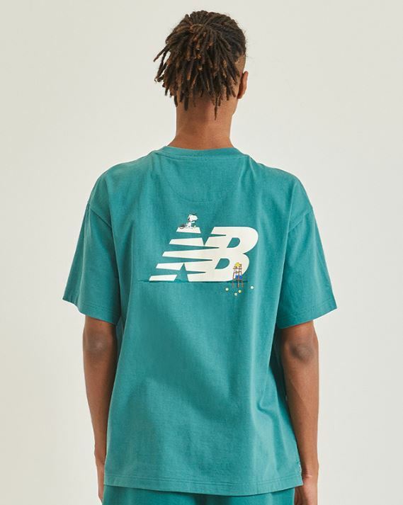 NEW BALANCE X SNOOPY 史努比 來打網球 卡通圖案 短袖 短T 綠 NBNEC2L023_40