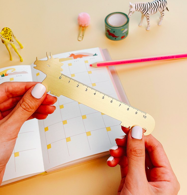 三角龍的數學課 黃銅尺｜馬卡龍腳趾