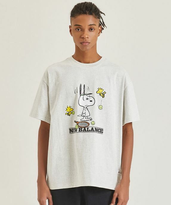 NEW BALANCE X SNOOPY 史努比 來打網球 卡通圖案 短袖 灰色 NBNEC2L033_16