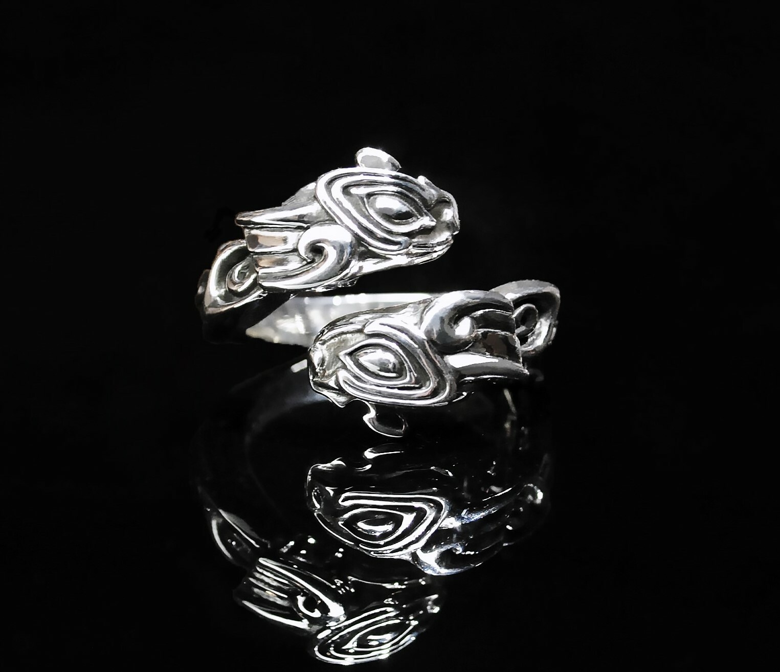 青銅甲鳴蛇戒指