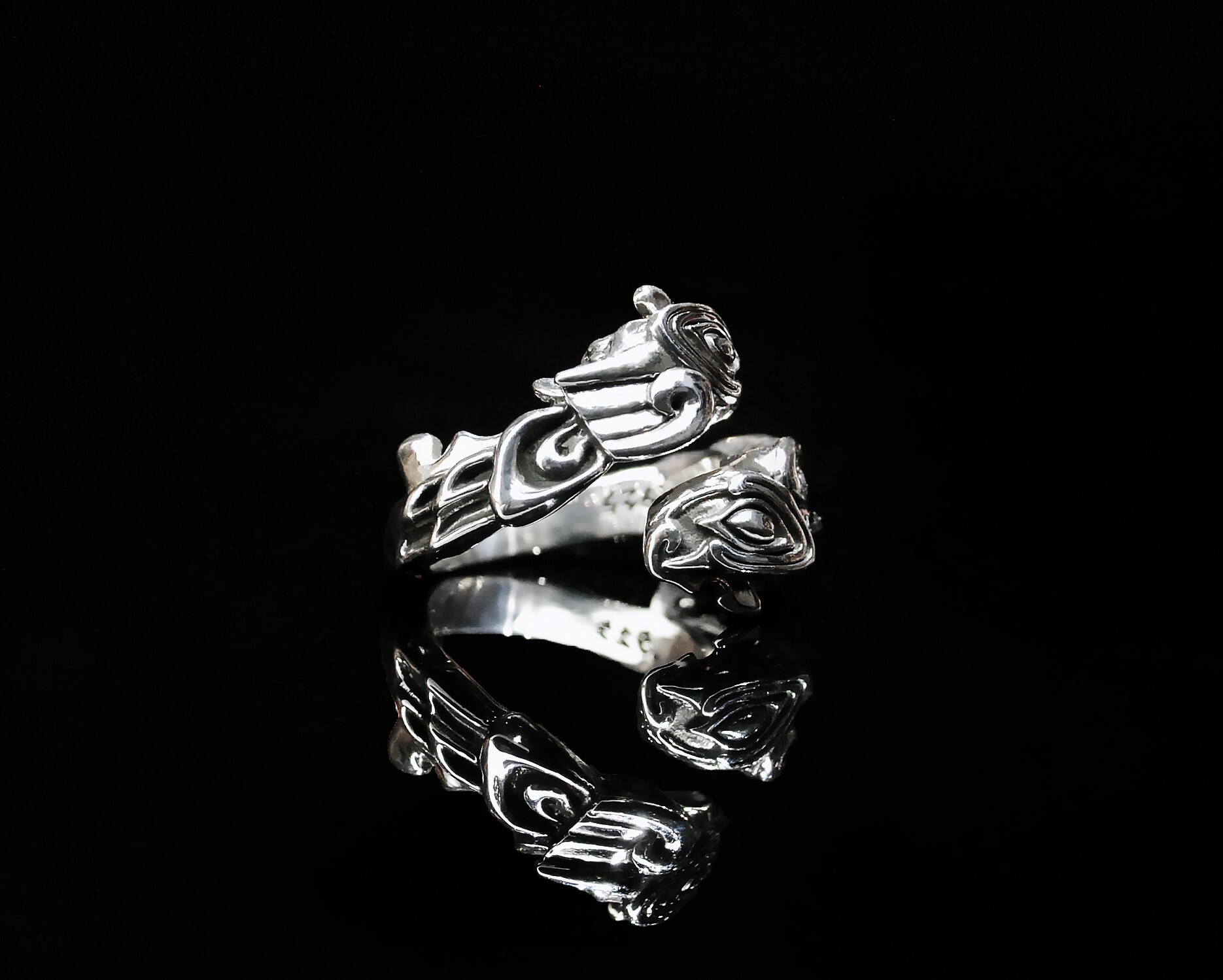 青銅甲鳴蛇戒指