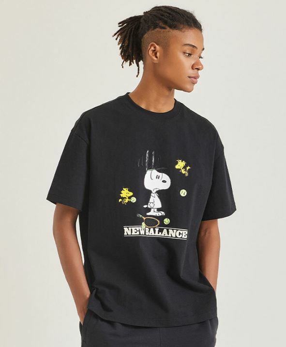 NEW BALANCE X SNOOPY 史努比 來打網球 卡通圖案 短袖 黑色 NBNEC2L033_19
