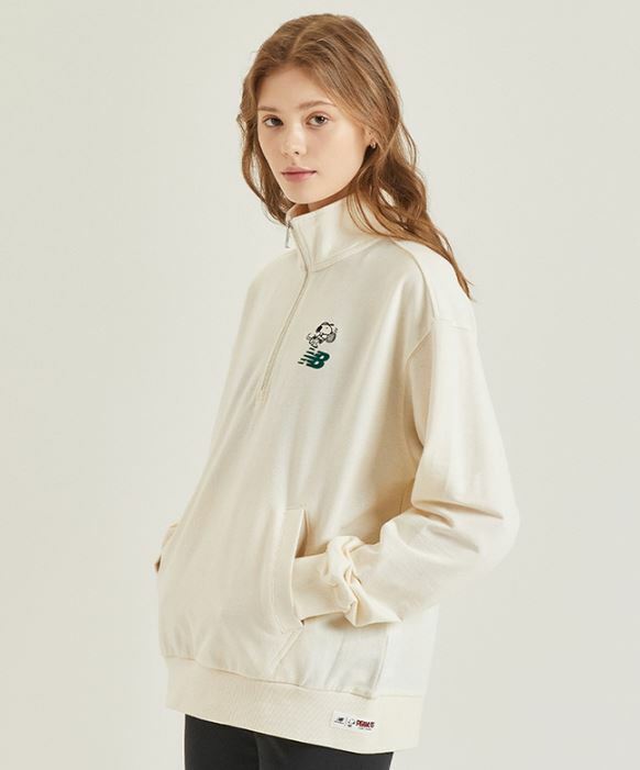 NEW BALANCE X SNOOPY 史努比 來打網球 半拉鍊領 長袖 奶油色 NBNCC2L023_64