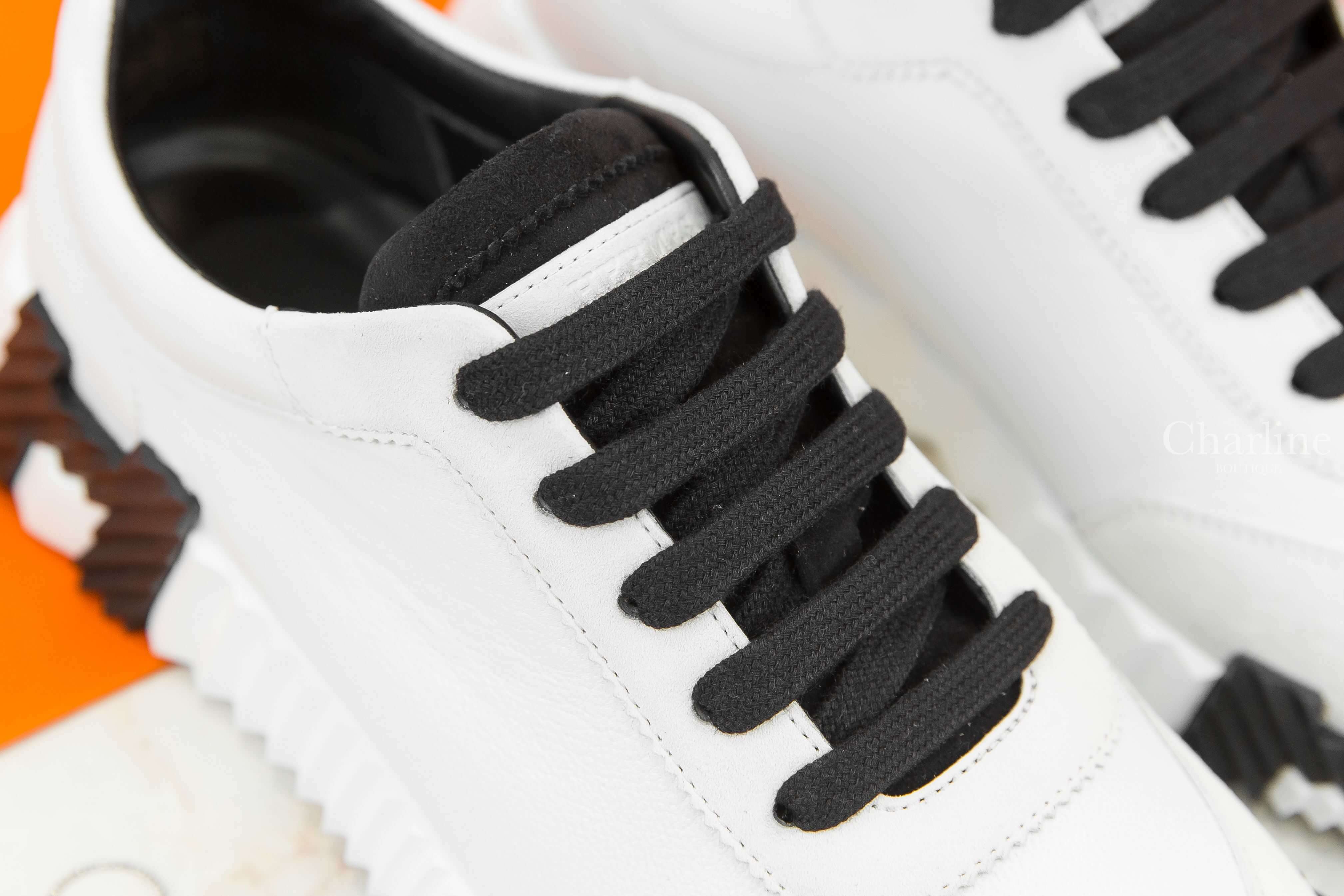 Hermès Bouncing Sneaker 白色山羊皮拼麂皮黑色H運動鞋