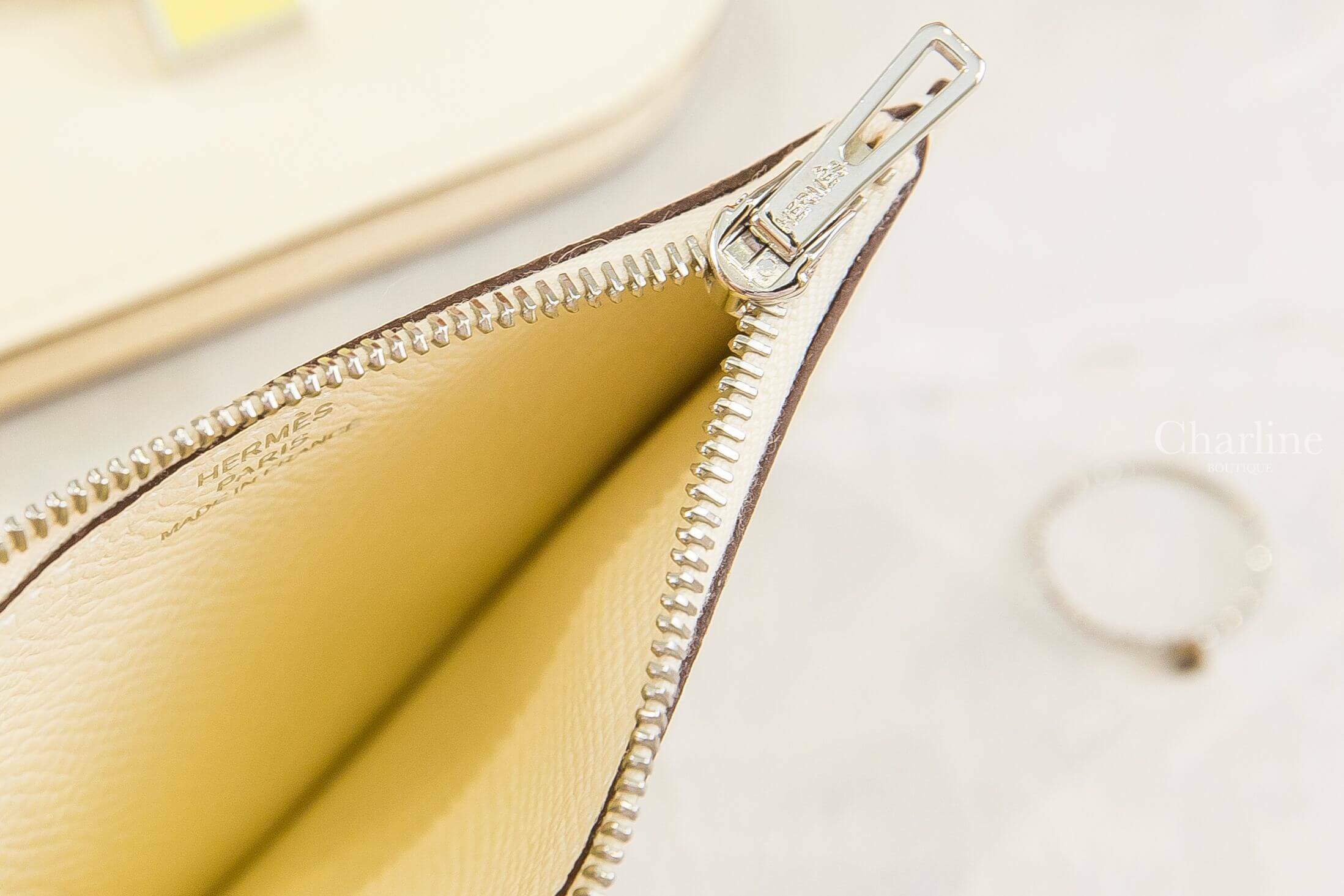 Hermès Constance Slim Wallet I2 Nata / 9R Lime Epsom 奶油白萊姆黃琺瑯釦短夾-Charline Boutique 精品代購