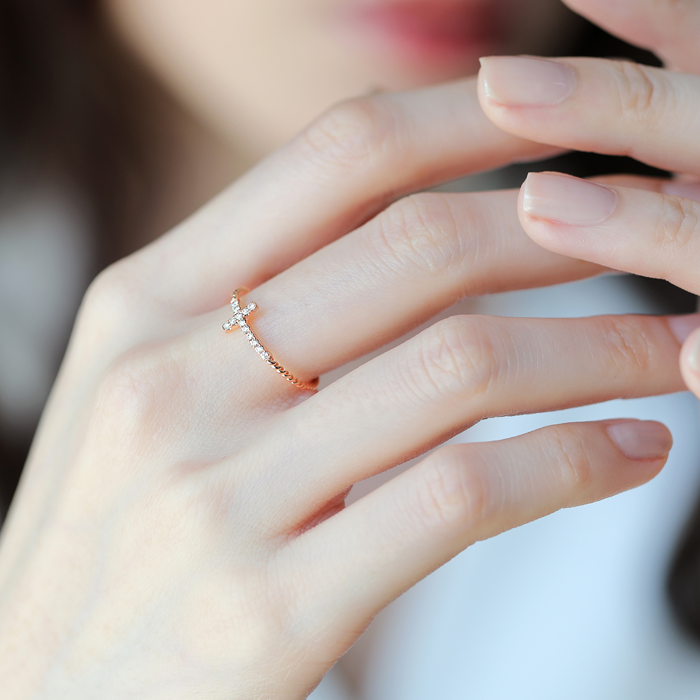 純潔 — 10分十字架鑽石線戒