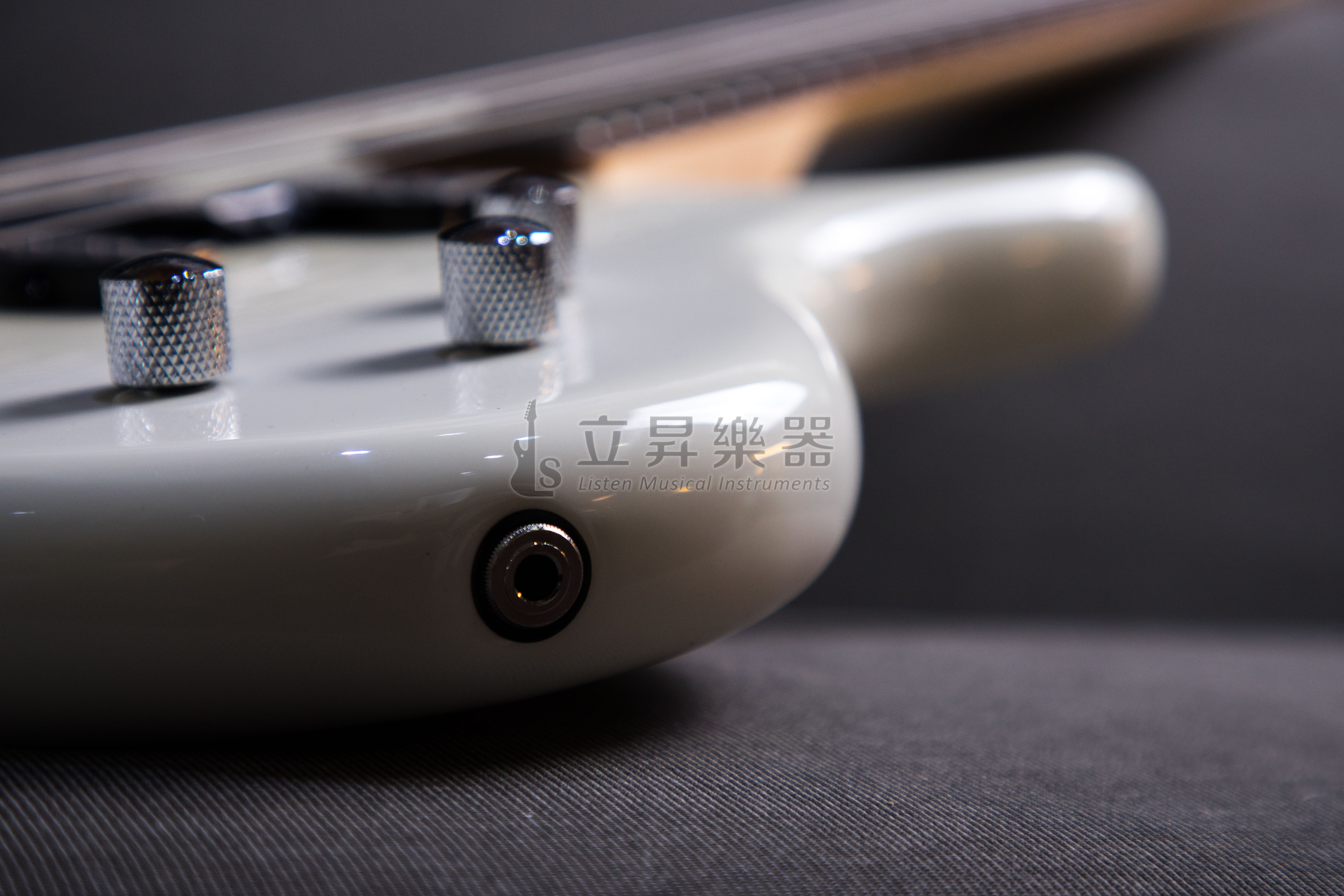 Bensons BSR-250 BASS 黑白雙色 入門貝斯 附琴袋 第 5 張圖片｜三峽吉他 / Bass