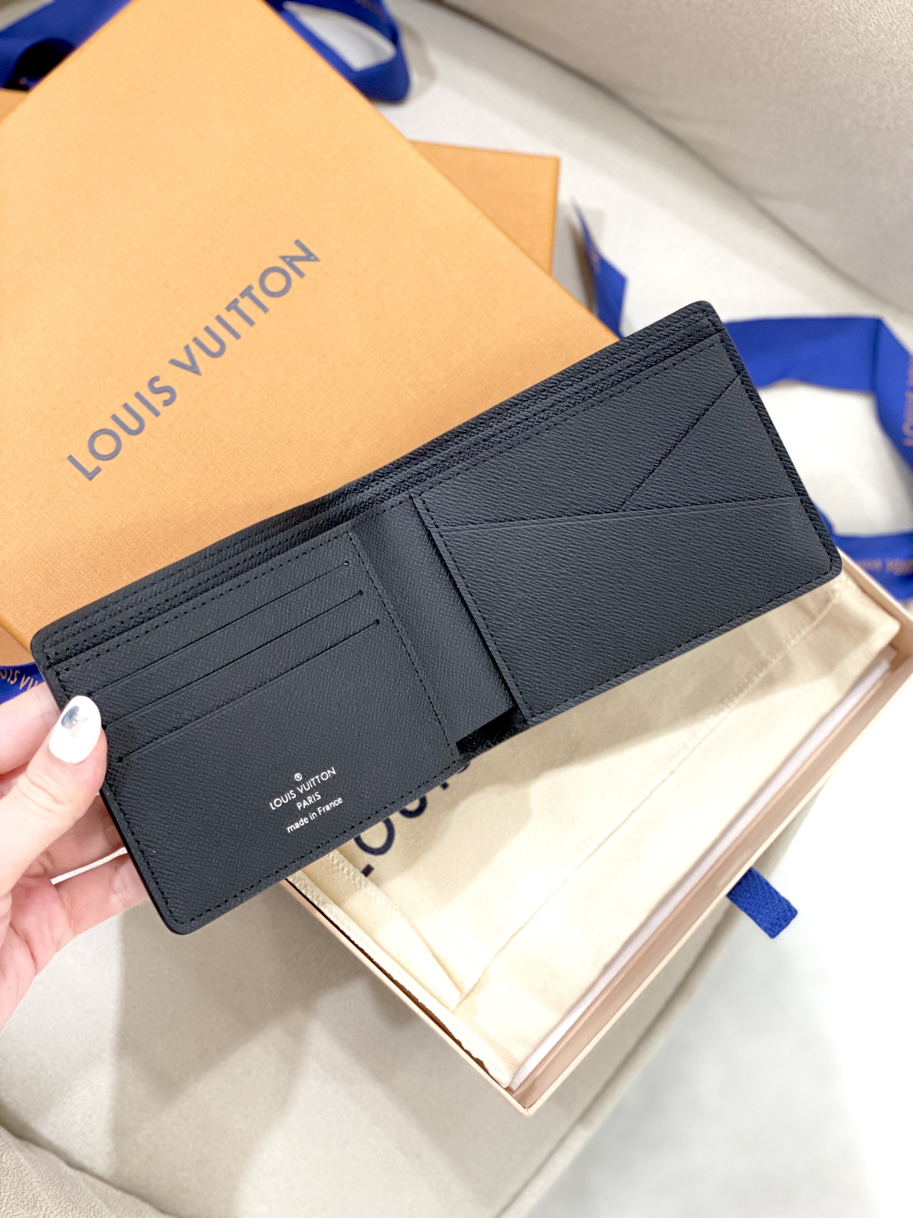 LOUIS VUITTON Multiple Wallet M30531