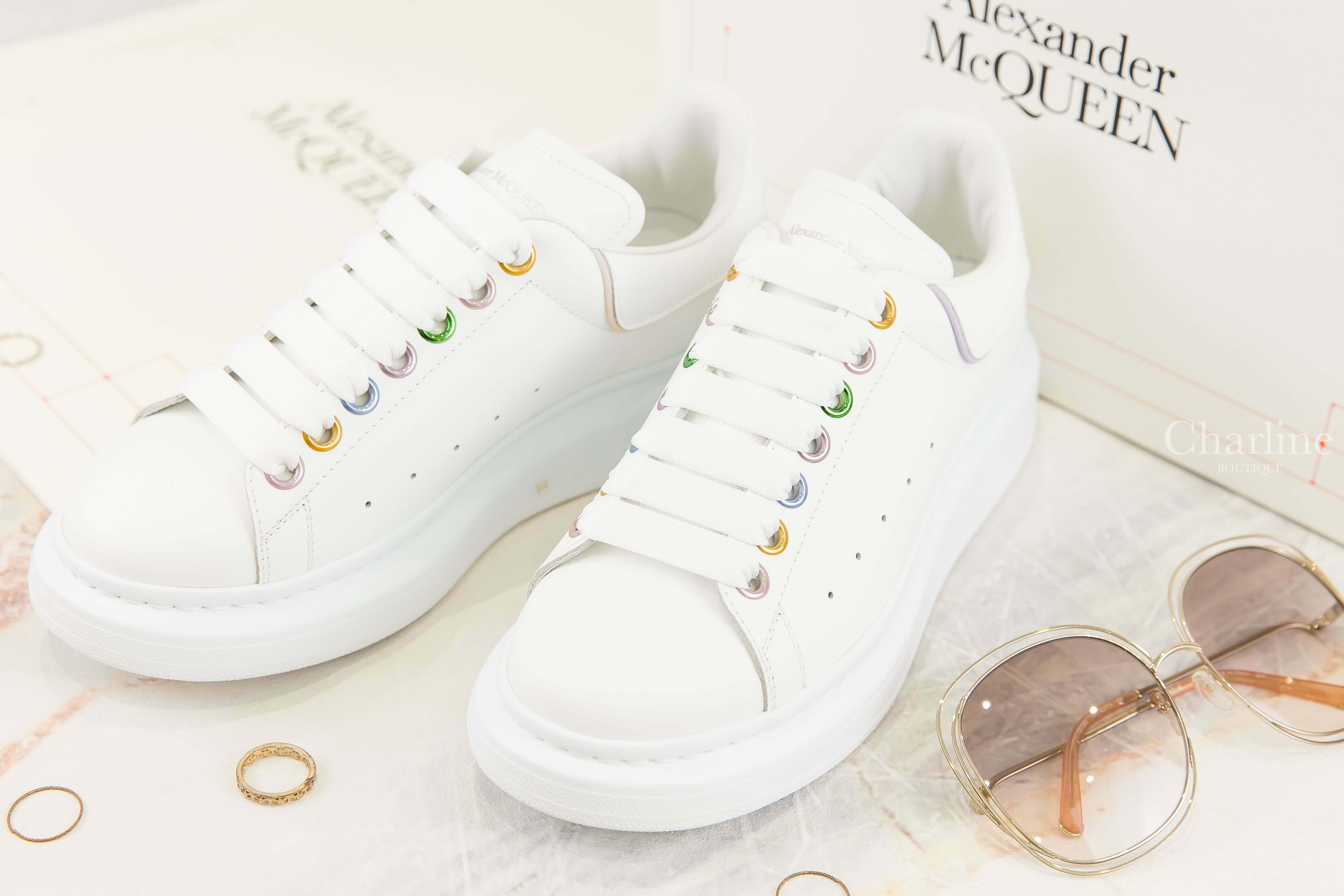 Alexander Mcqueen Women's Oversized Sneaker In White 白色珠光彩虹孔小牛皮運動鞋-Charline Boutique 精品代購