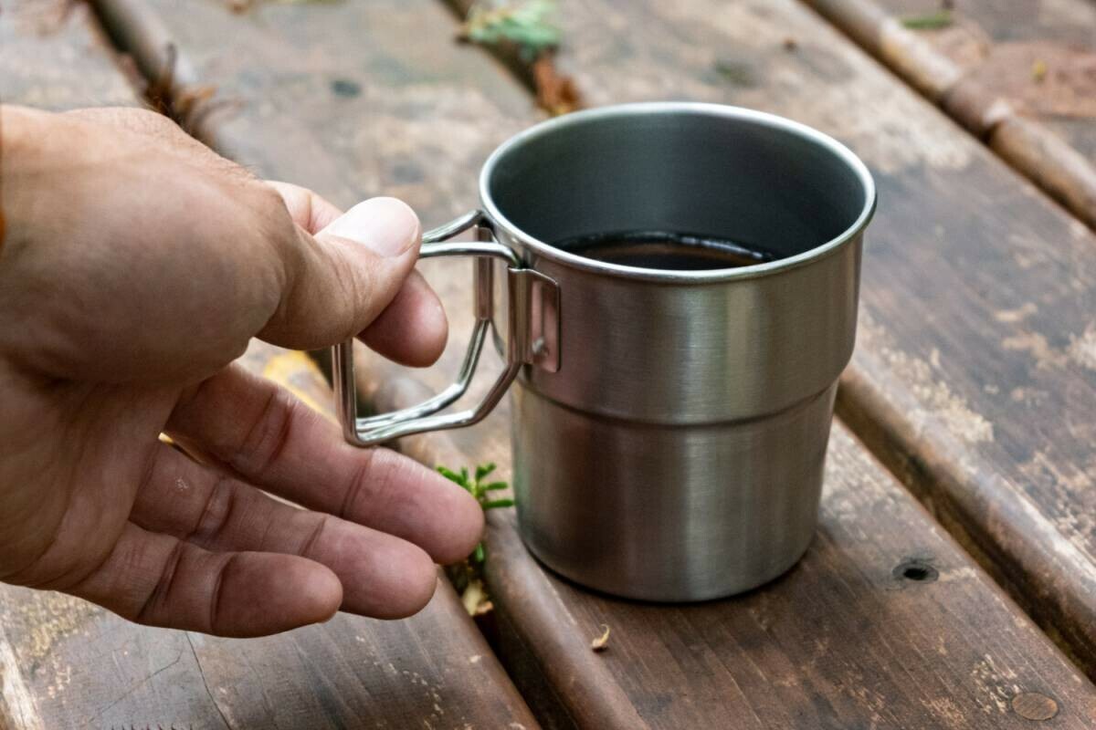 日本金屬食器工藝職人重鎮燕三条製 不鏽鋼折疊手柄野營馬克杯