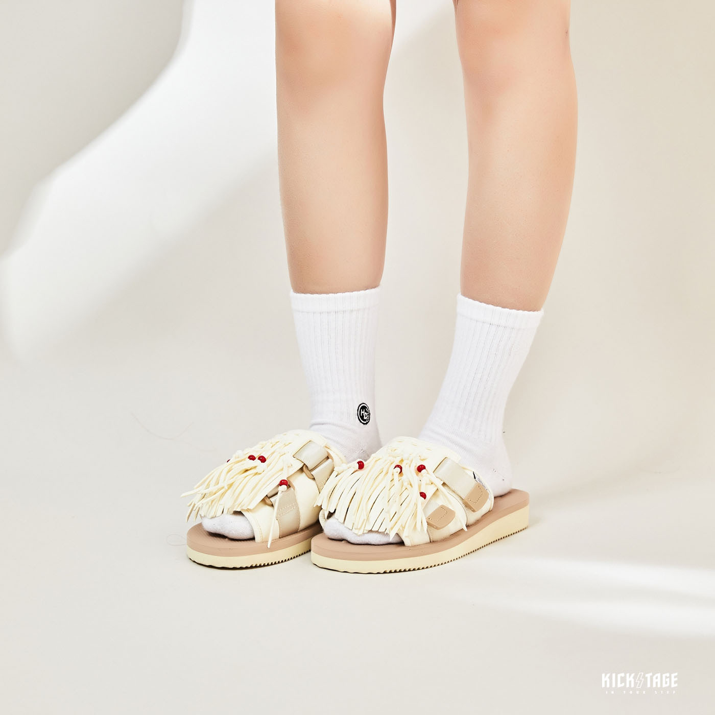 [出清商品售出無退換] SUICOKE HOTO-Cab OG-247CAB 白色 串珠流蘇 可拆 抗菌內裡 魔鬼氈 拖鞋【SK22247CABWH】