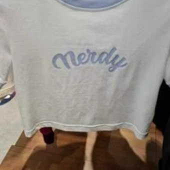[S] NERDY CURSIVE LOGO CROPPED 1/2 SLEEVE T-SHIRT,WHITE, PNEU22KG27000 (SN29)