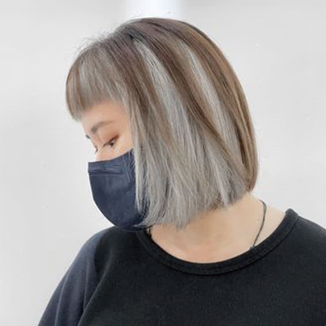 Henry染髮作品：銀色與棕色短髮挑染