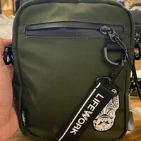 [S] LIFEWORK DIAGONAL LOGO BUCKET SLING BAG, KHAKI LW205BG704-1, LW205BG70421F (SLW10)