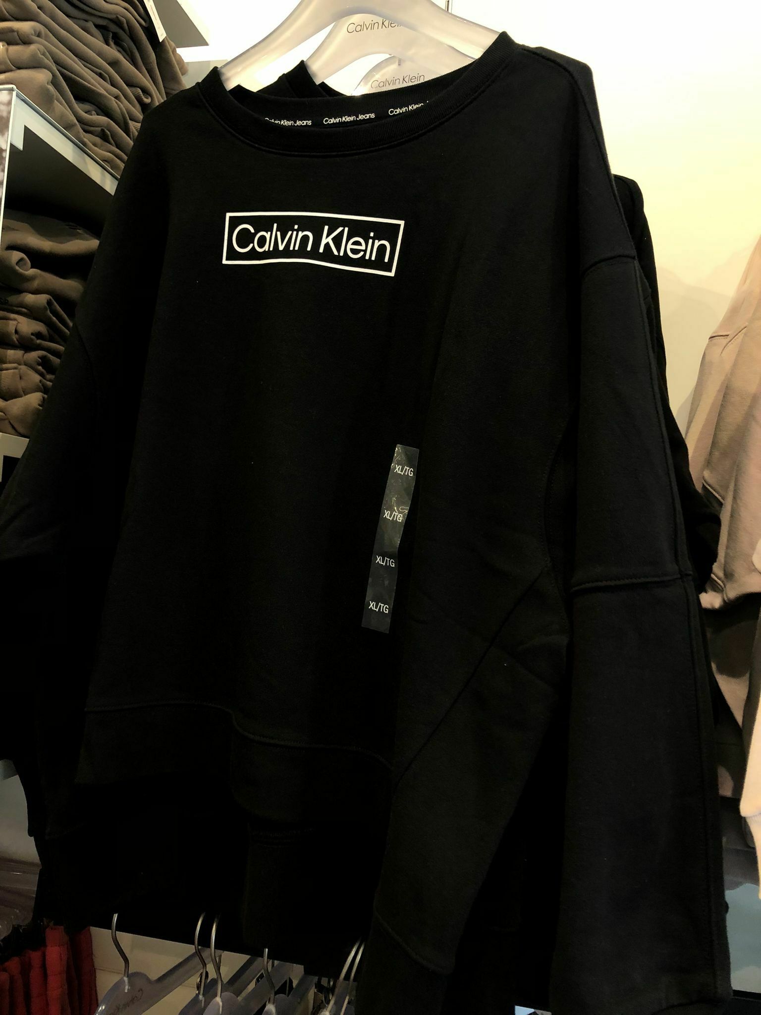 [S] CALVIN KLEIN CALVIN KLEIN LOGO SWEATSHIRT, BLACK, CJCT8886-BLK (SCK35)