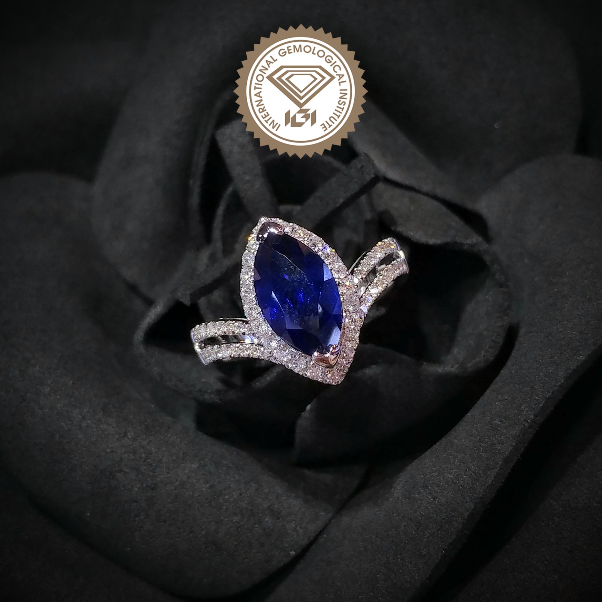 18K White Gold 2.82ct Sapphire and Diamond Ring