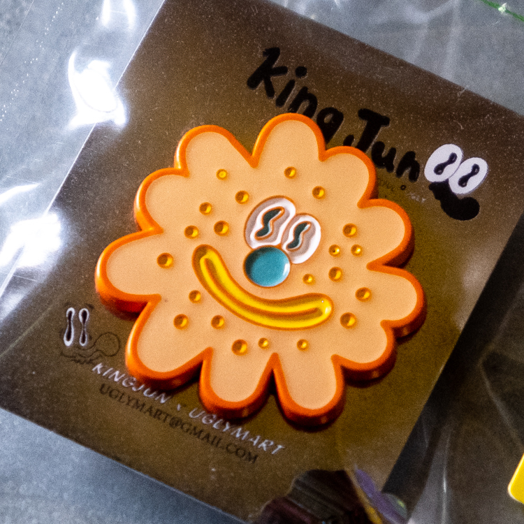 Kingjun｜絕版｜勳章｜病毒花｜橘色