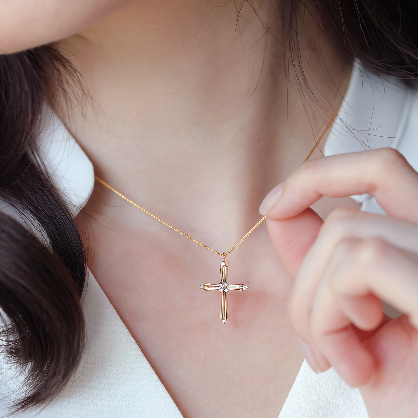 光芒 — 十字架鑽石項鍊