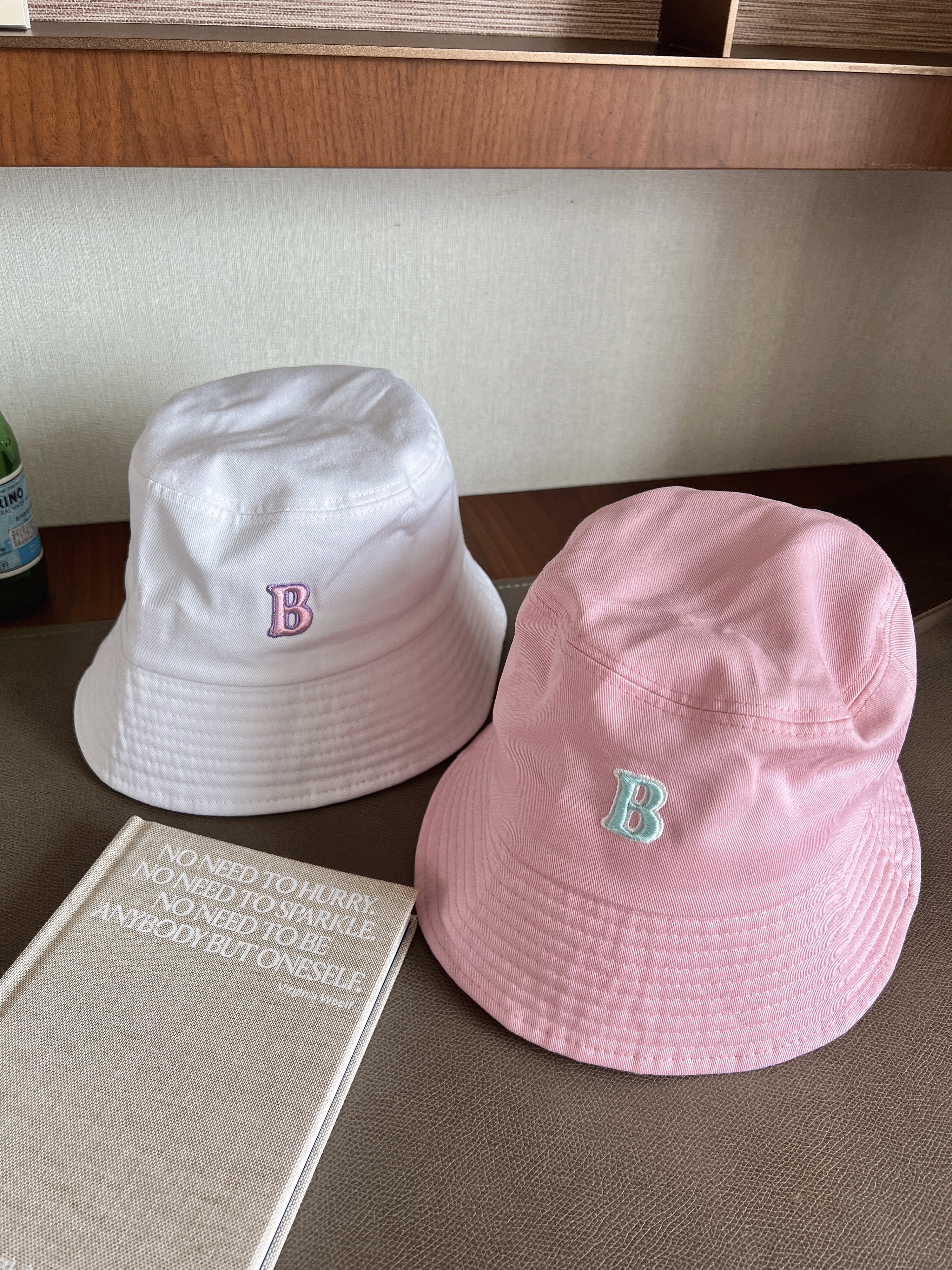 冰淇淋挺版小臉英字漁夫帽(粉)