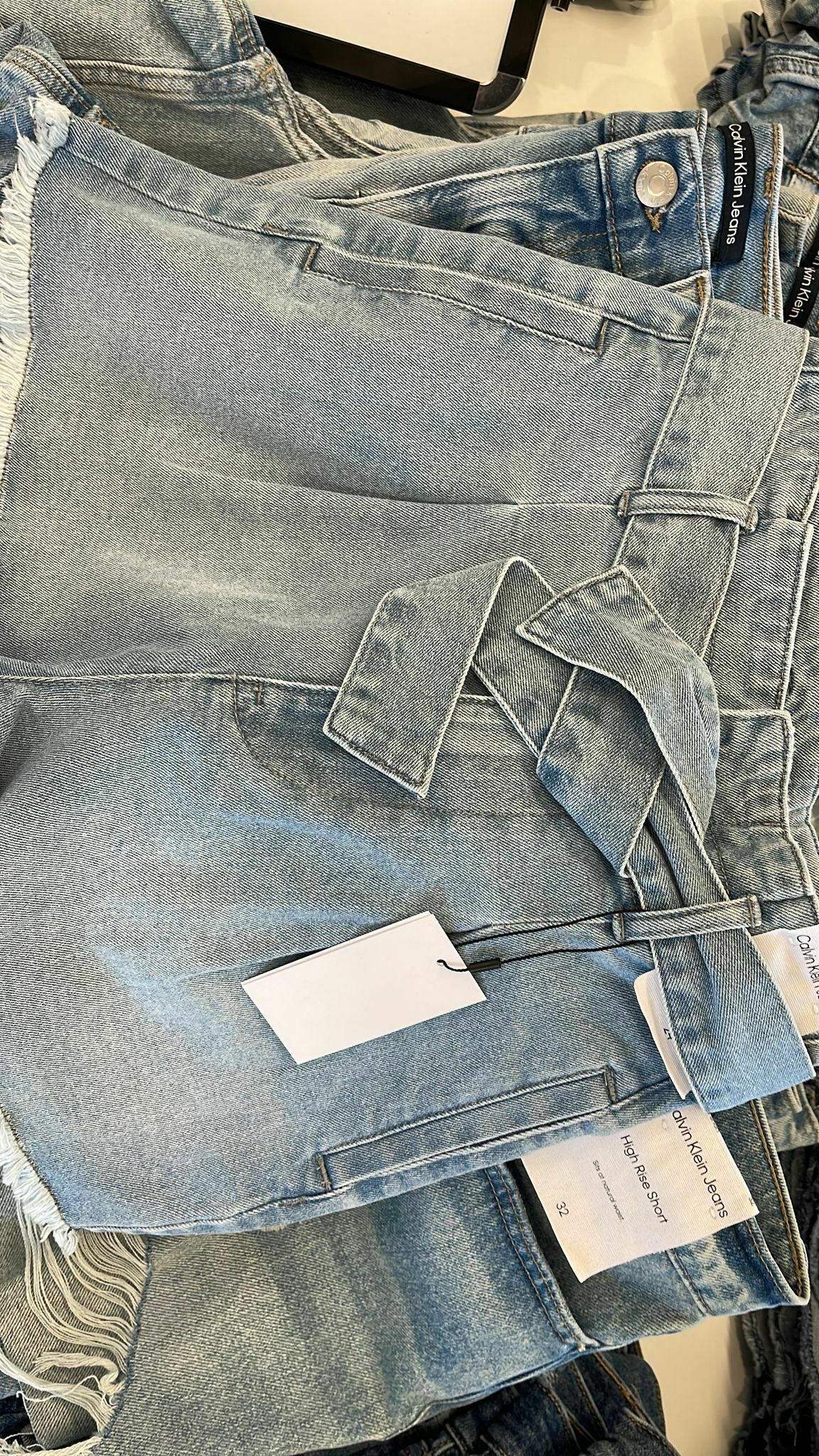 [S] CALVIN KLEIN WM HIGH RISE SHORT, DENIM BLUE, CJCS8124-UGW, FINAL SALE [FINAL SALE] (SCK38)