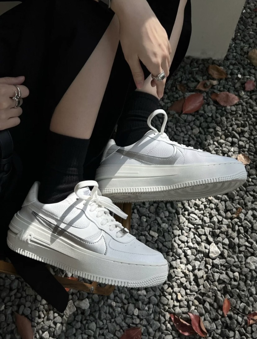 Nike Air Force 1 PLT.AF.ORM 白銀勾勾 (DJ9946101)