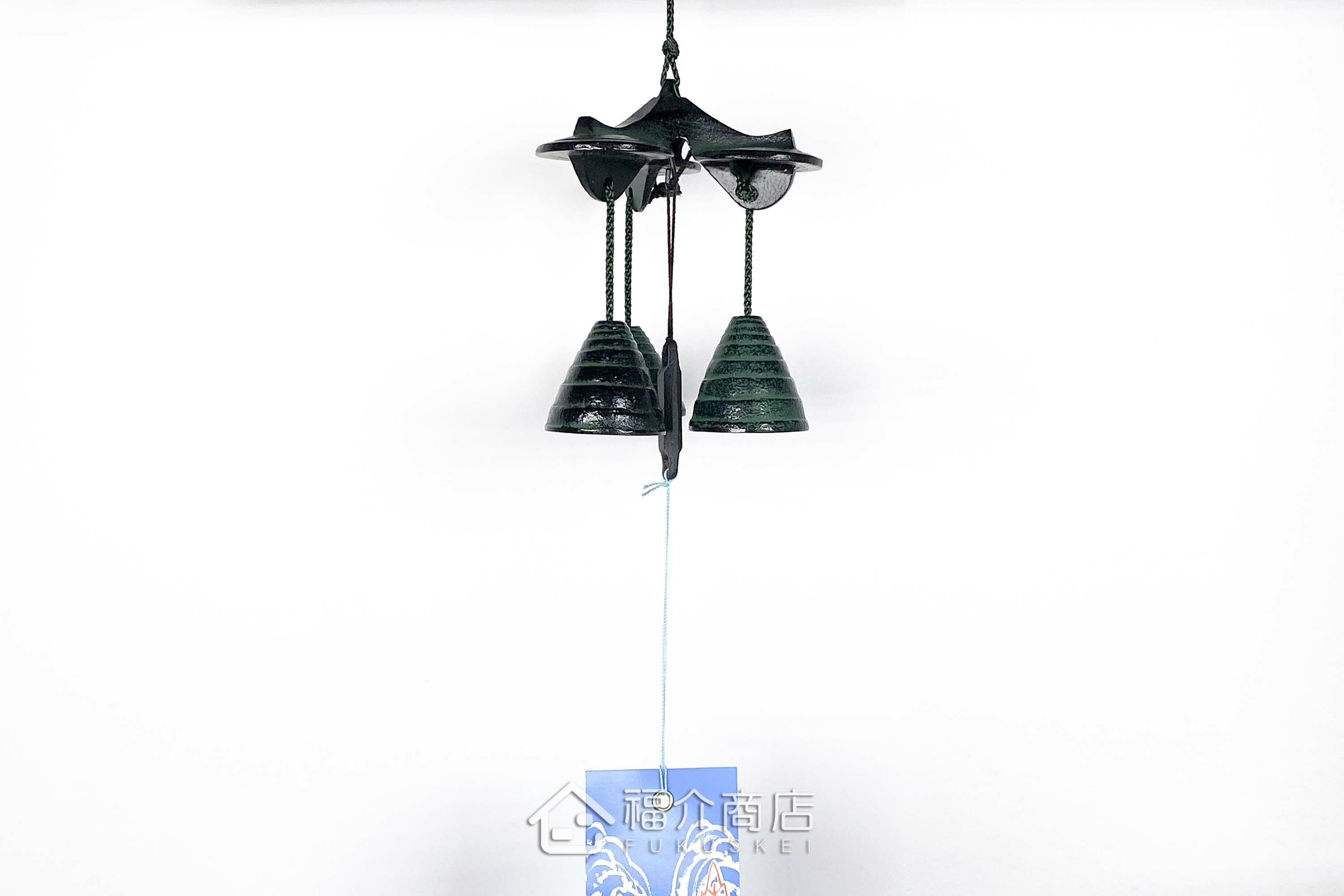 金屬做的綠色鑄鐵風鈴