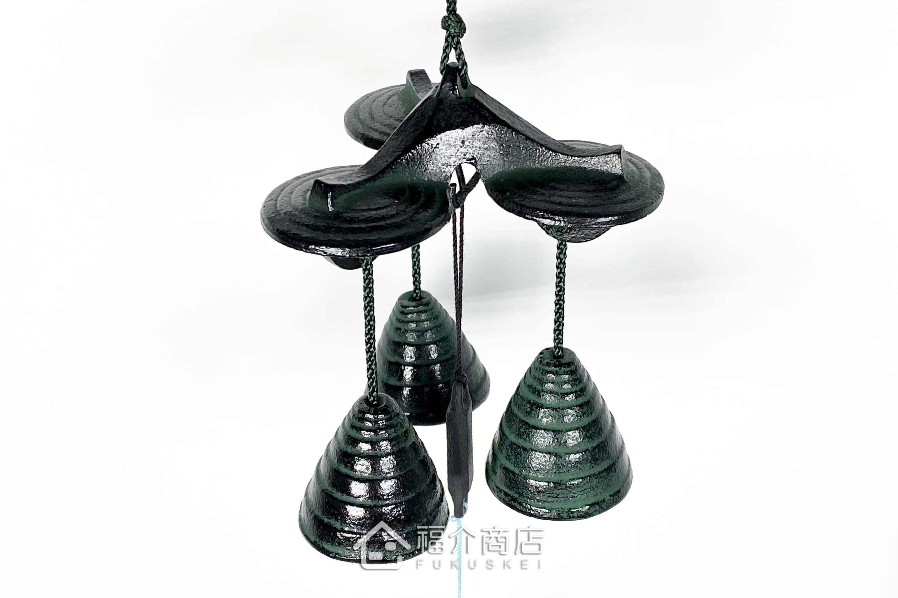 金屬做的綠色鑄鐵風鈴