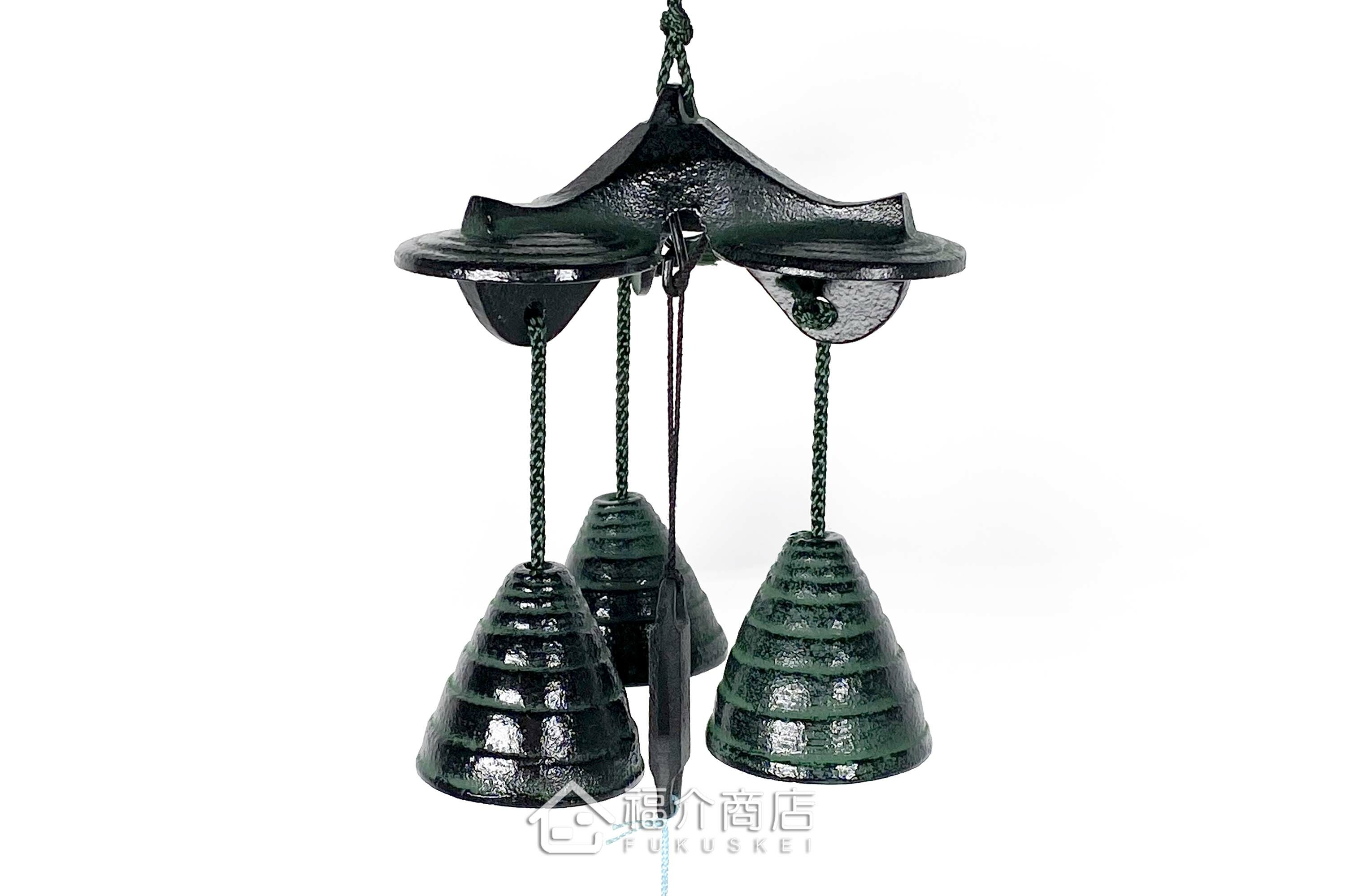 金屬做的綠色鑄鐵風鈴