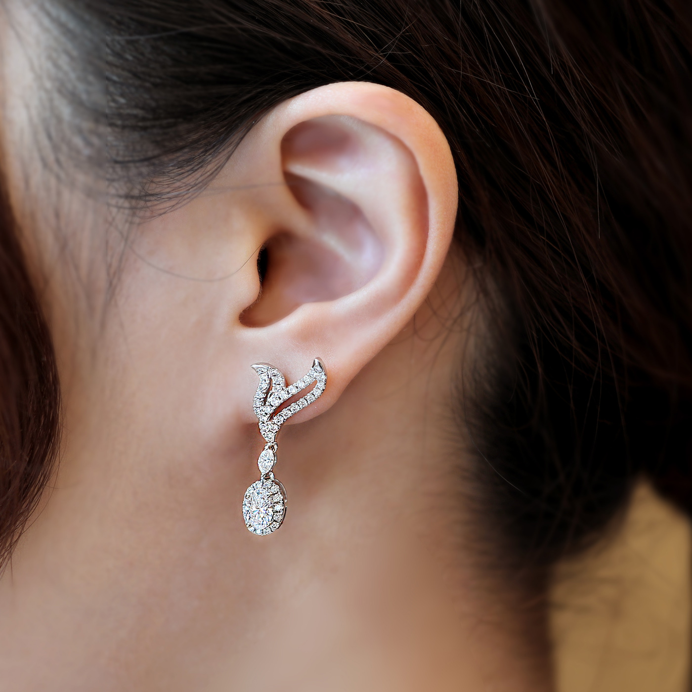 初綠 — GIA1克拉橢圓形鑽石耳環