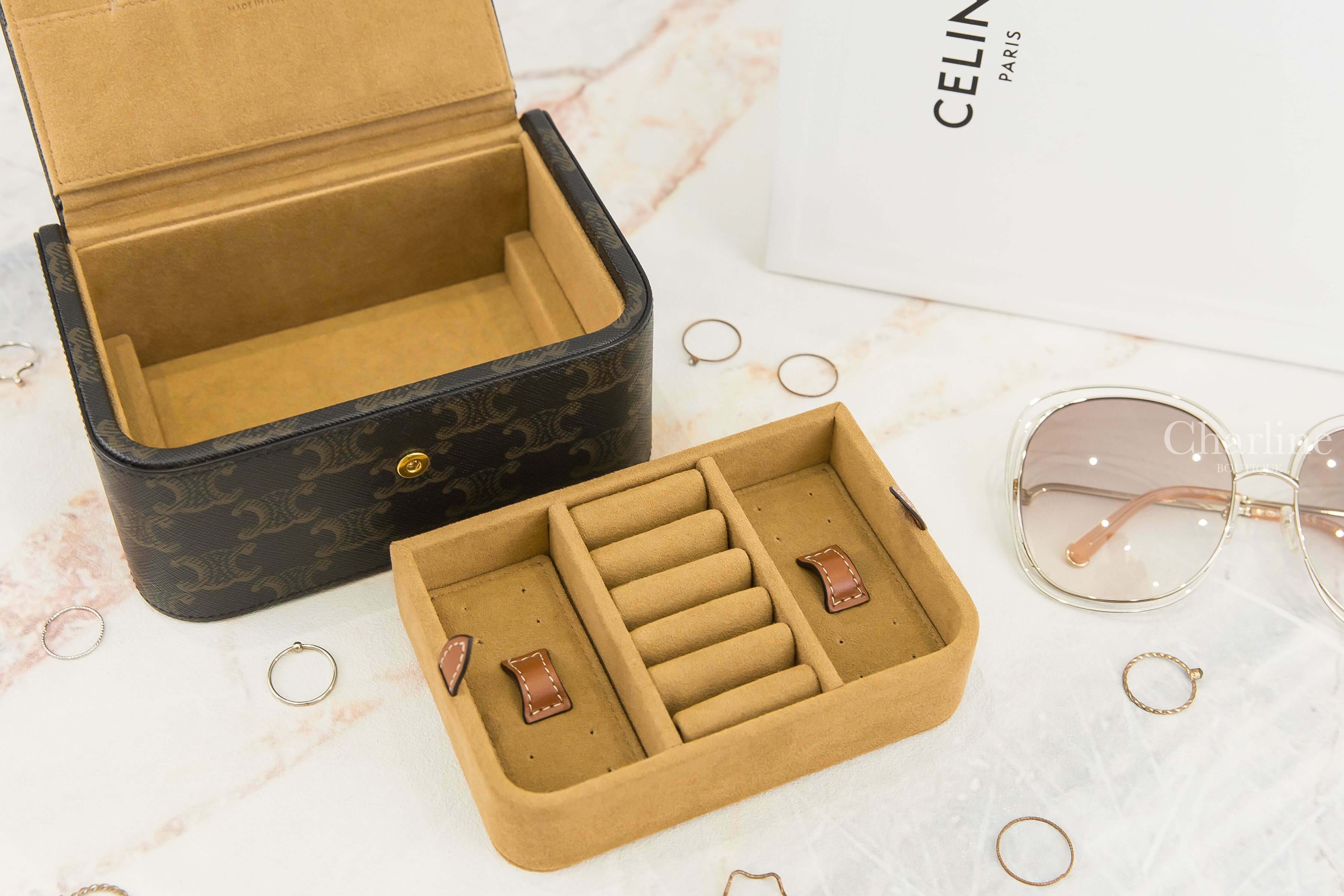 Celine Large Jewels Case In Triomphe Canvas And Calfskin Tan 棕褐色凱旋門老花帆布拼咖啡色牛皮大型雙層飾品盒-Charline Boutique 精品代購