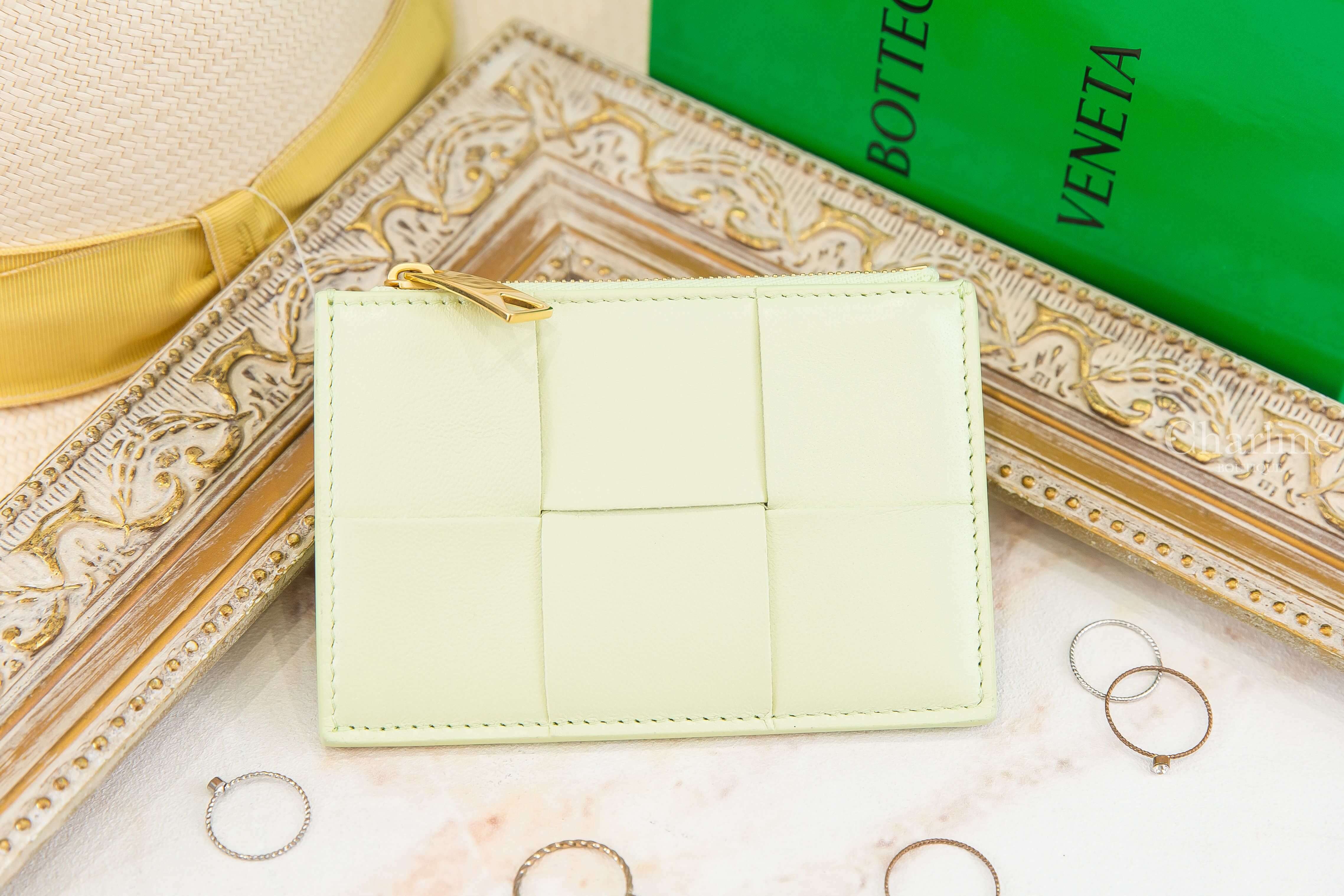 Bottega Veneta Zipped Card Case 檸檬黃大格子編織小羊皮混牛皮拉鍊卡片夾-Charline Boutique 精品代購