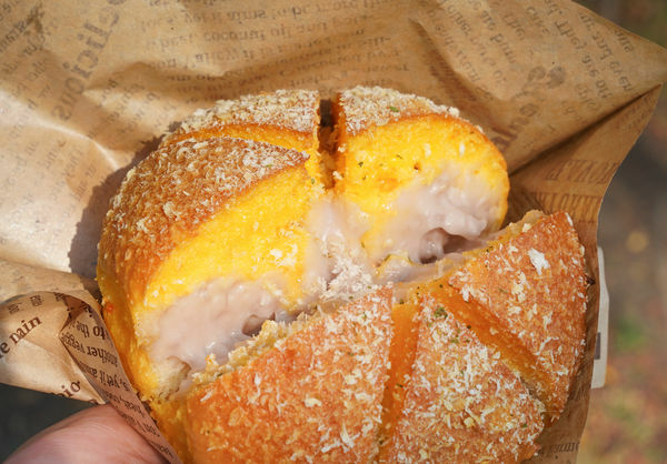 【六角爆漿乳酪麵包】金沙芋泥